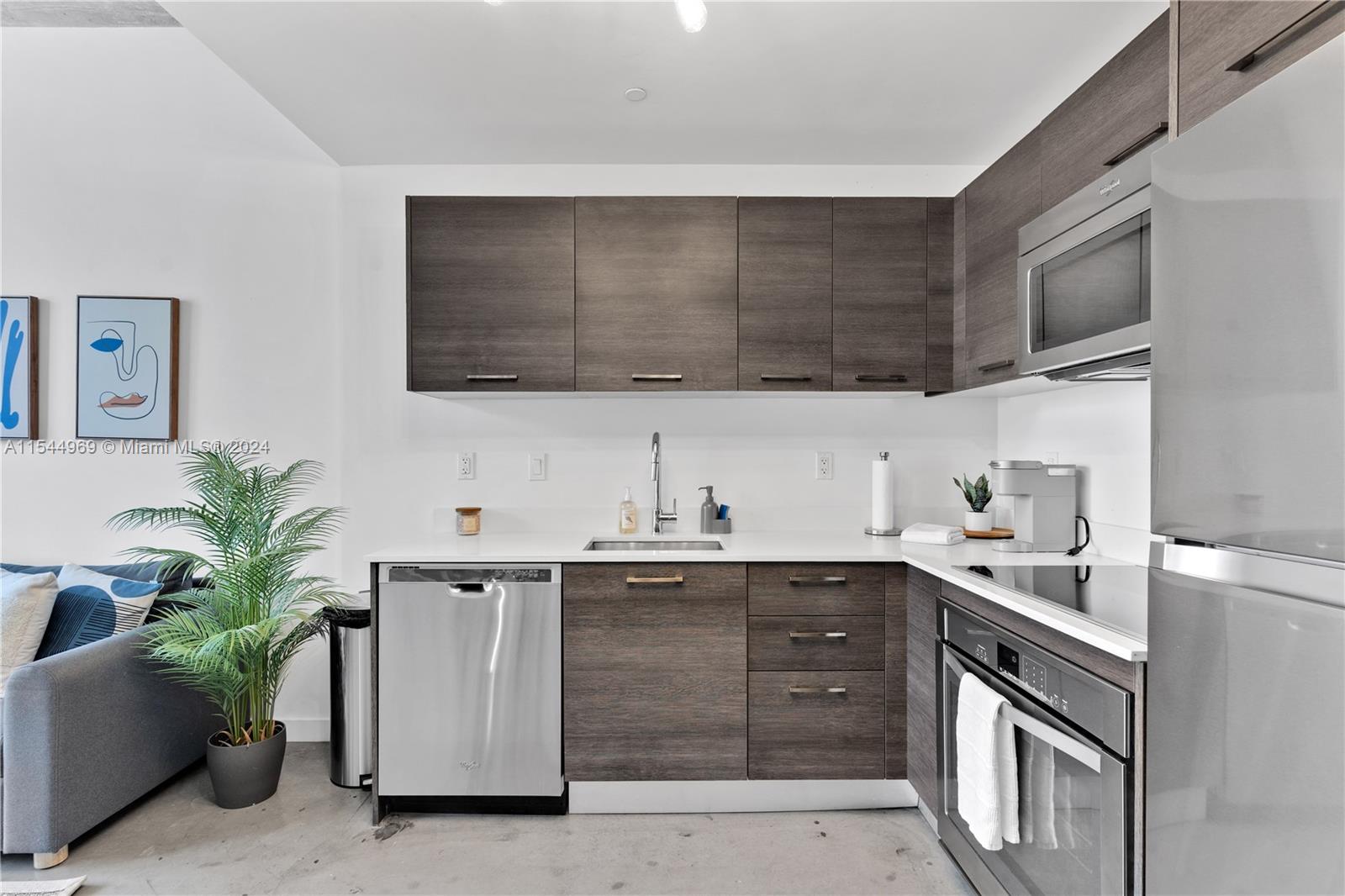 151 SE 1st St 3203, Miami, Florida 33131, 1 Bedroom Bedrooms, ,1 BathroomBathrooms,Residentiallease,For Rent,151 SE 1st St 3203,A11544969