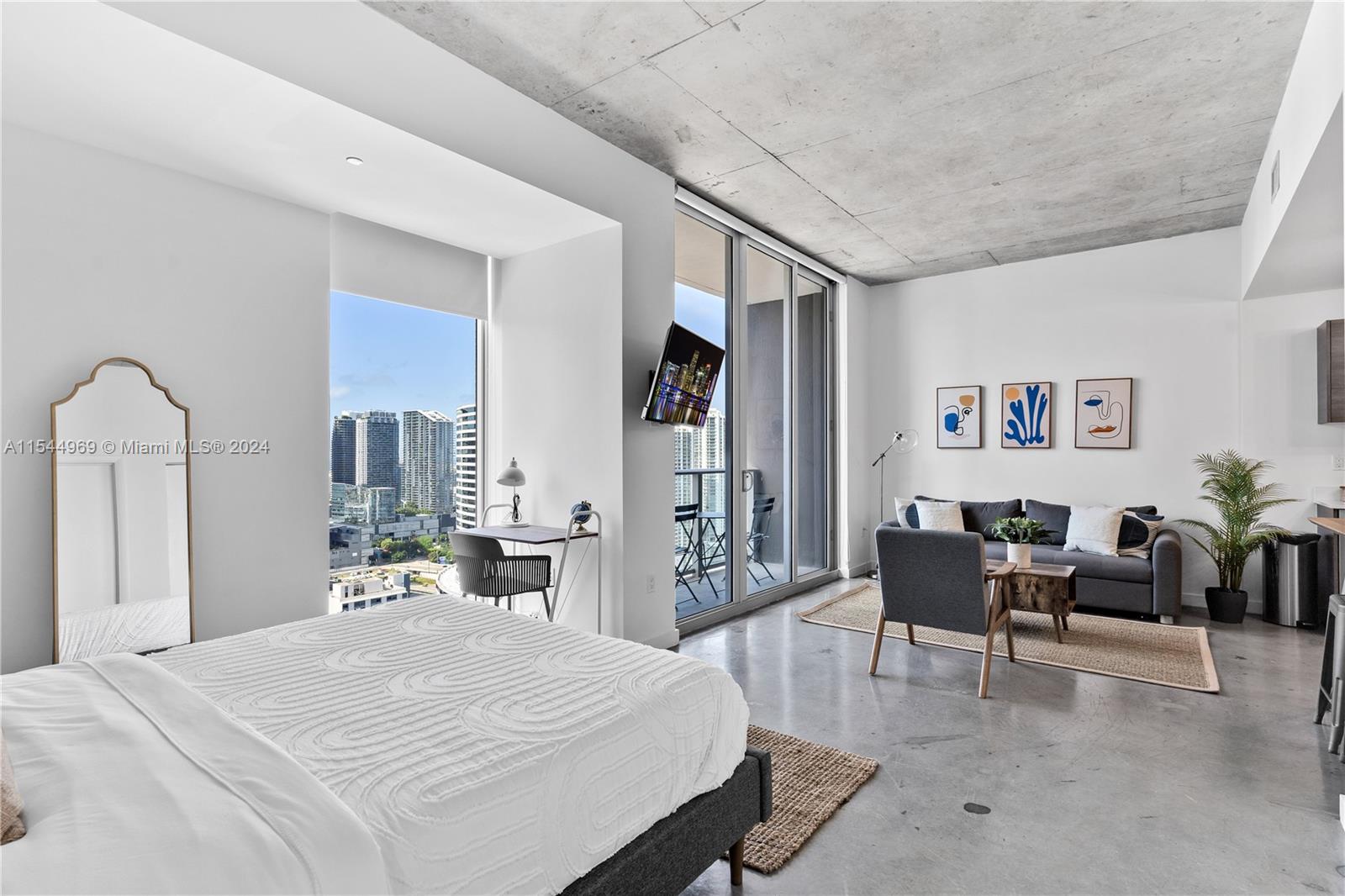 151 SE 1st St 3203, Miami, Florida 33131, 1 Bedroom Bedrooms, ,1 BathroomBathrooms,Residentiallease,For Rent,151 SE 1st St 3203,A11544969