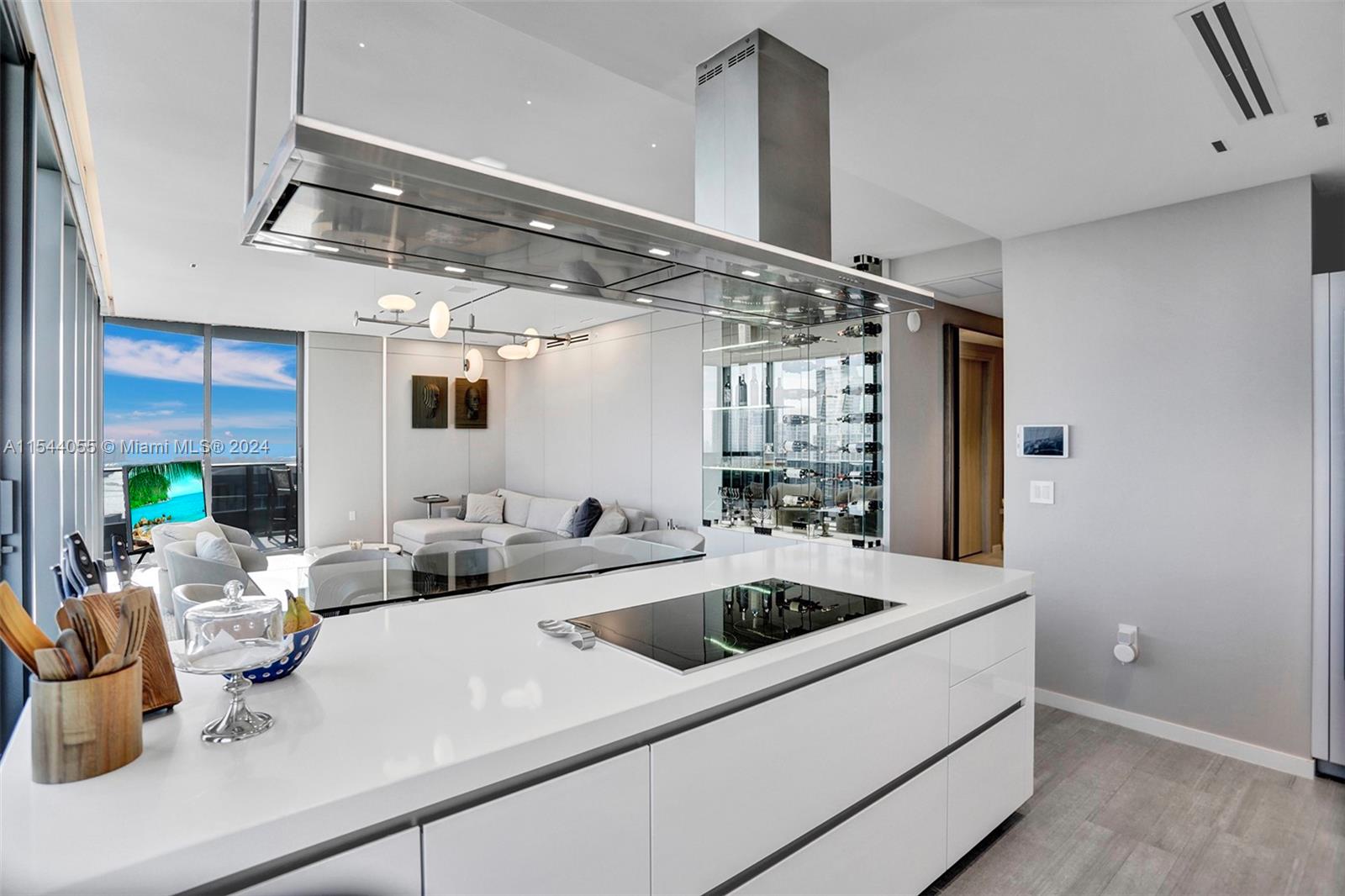 1000 Brickell Plz PH5208, Miami, Florida 33131, 3 Bedrooms Bedrooms, ,3 BathroomsBathrooms,Residentiallease,For Rent,1000 Brickell Plz PH5208,A11544055