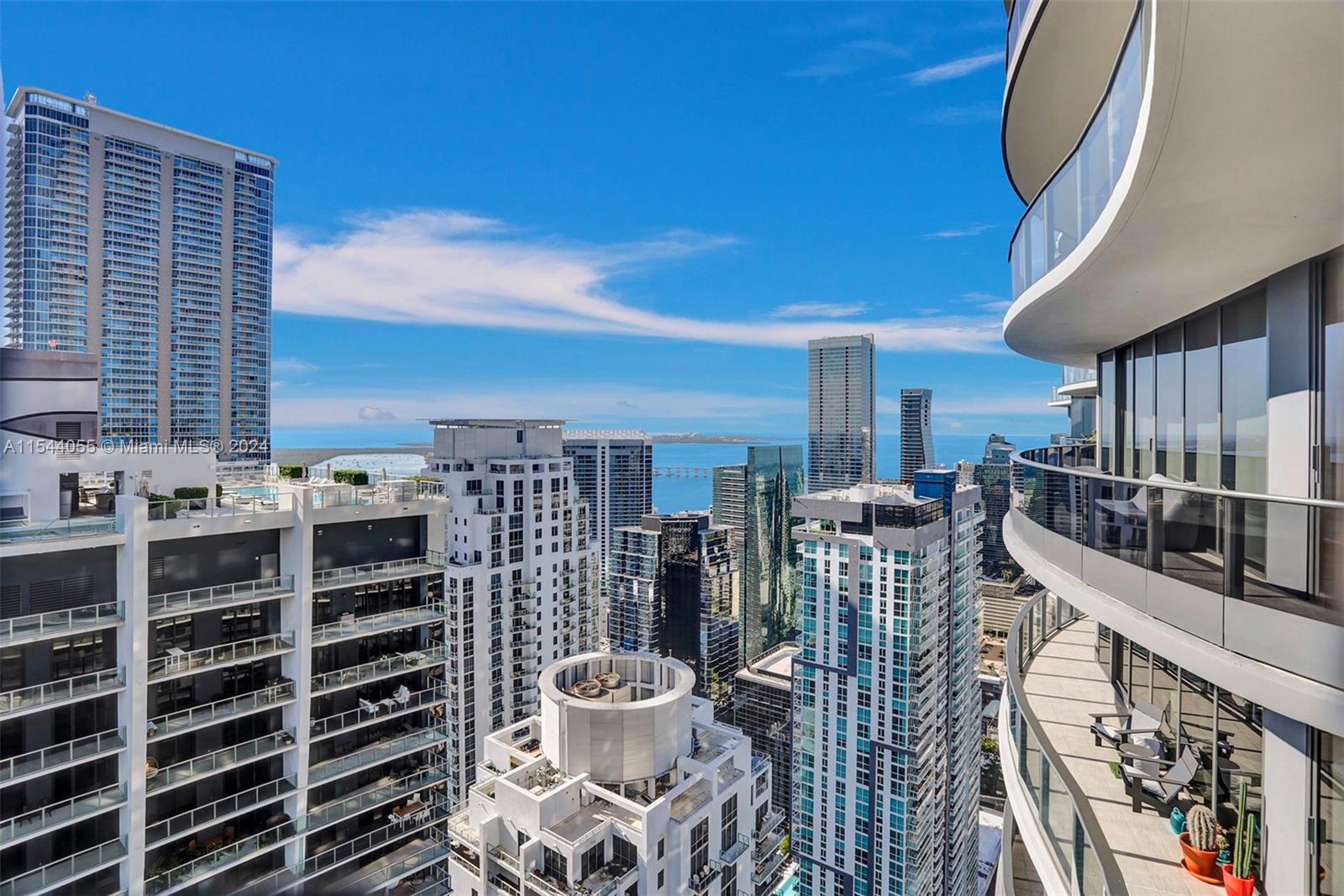 1000 Brickell Plz PH5208, Miami, Florida 33131, 3 Bedrooms Bedrooms, ,3 BathroomsBathrooms,Residentiallease,For Rent,1000 Brickell Plz PH5208,A11544055