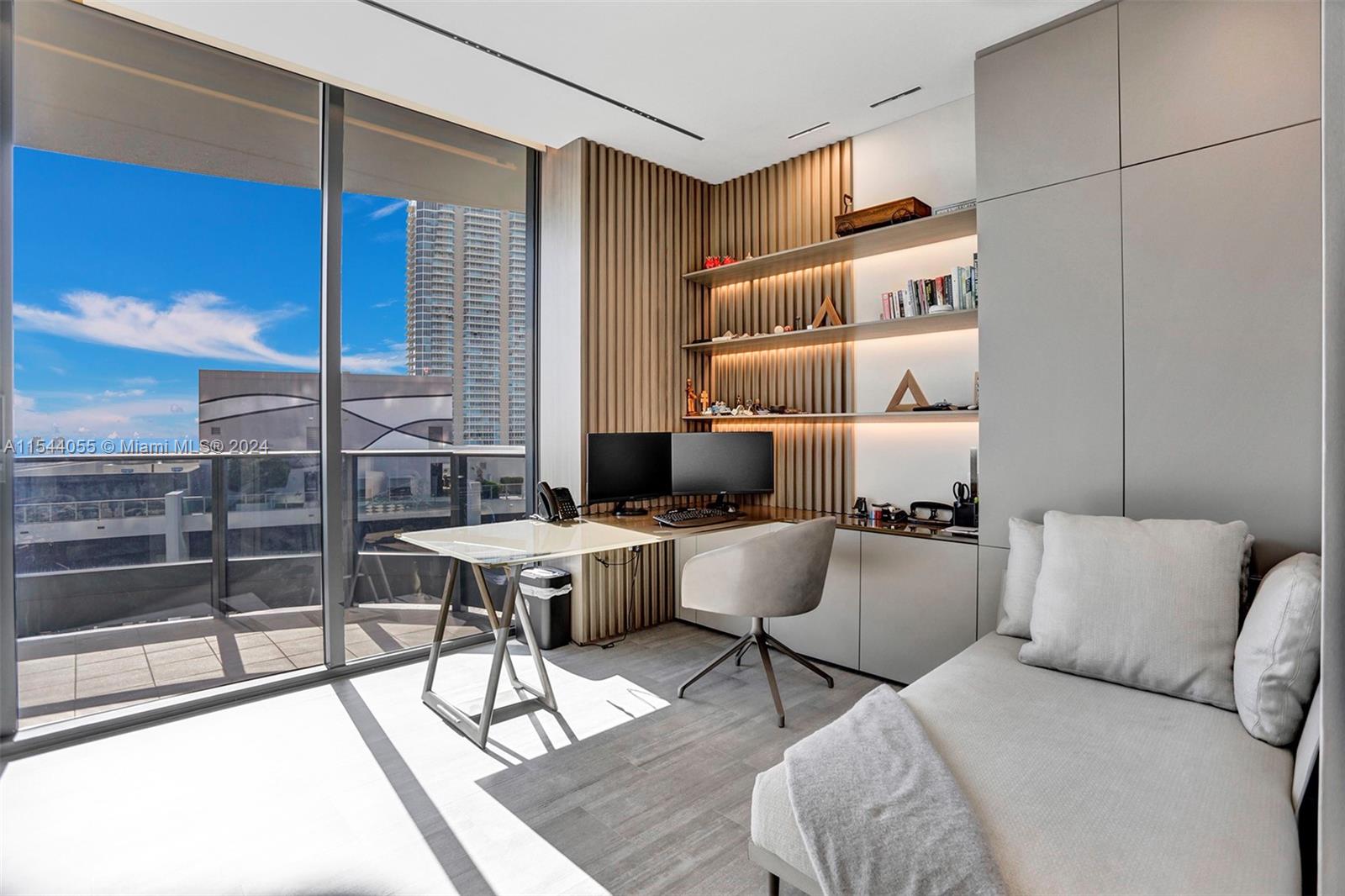 1000 Brickell Plz PH5208, Miami, Florida 33131, 3 Bedrooms Bedrooms, ,3 BathroomsBathrooms,Residentiallease,For Rent,1000 Brickell Plz PH5208,A11544055