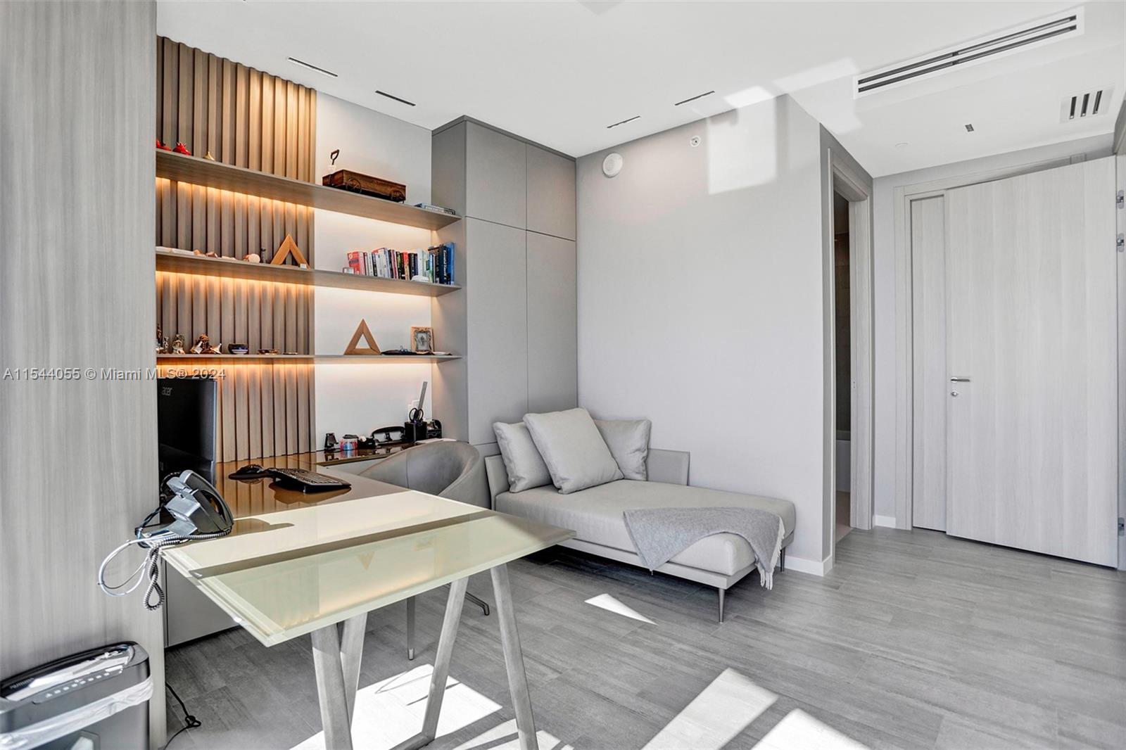1000 Brickell Plz PH5208, Miami, Florida 33131, 3 Bedrooms Bedrooms, ,3 BathroomsBathrooms,Residentiallease,For Rent,1000 Brickell Plz PH5208,A11544055