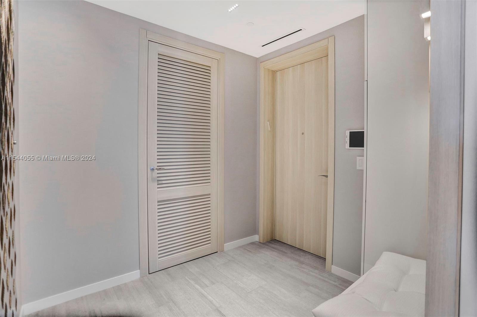 1000 Brickell Plz PH5208, Miami, Florida 33131, 3 Bedrooms Bedrooms, ,3 BathroomsBathrooms,Residentiallease,For Rent,1000 Brickell Plz PH5208,A11544055