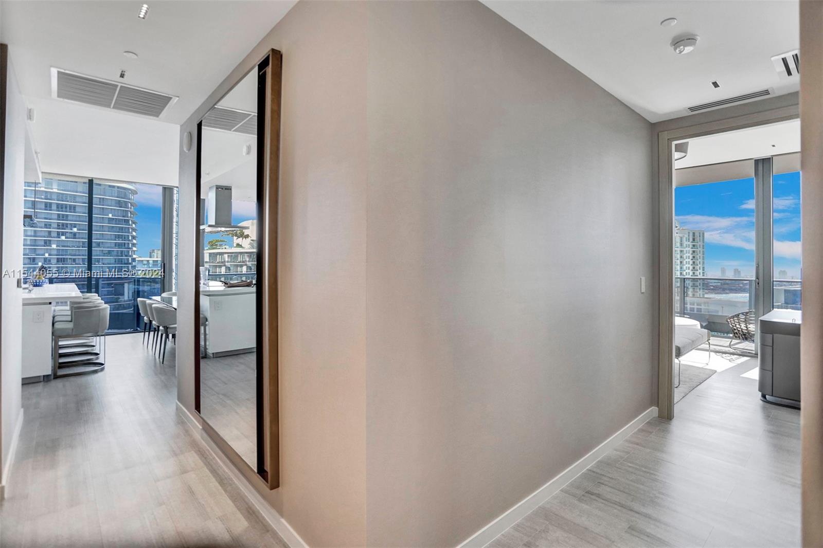 1000 Brickell Plz PH5208, Miami, Florida 33131, 3 Bedrooms Bedrooms, ,3 BathroomsBathrooms,Residentiallease,For Rent,1000 Brickell Plz PH5208,A11544055