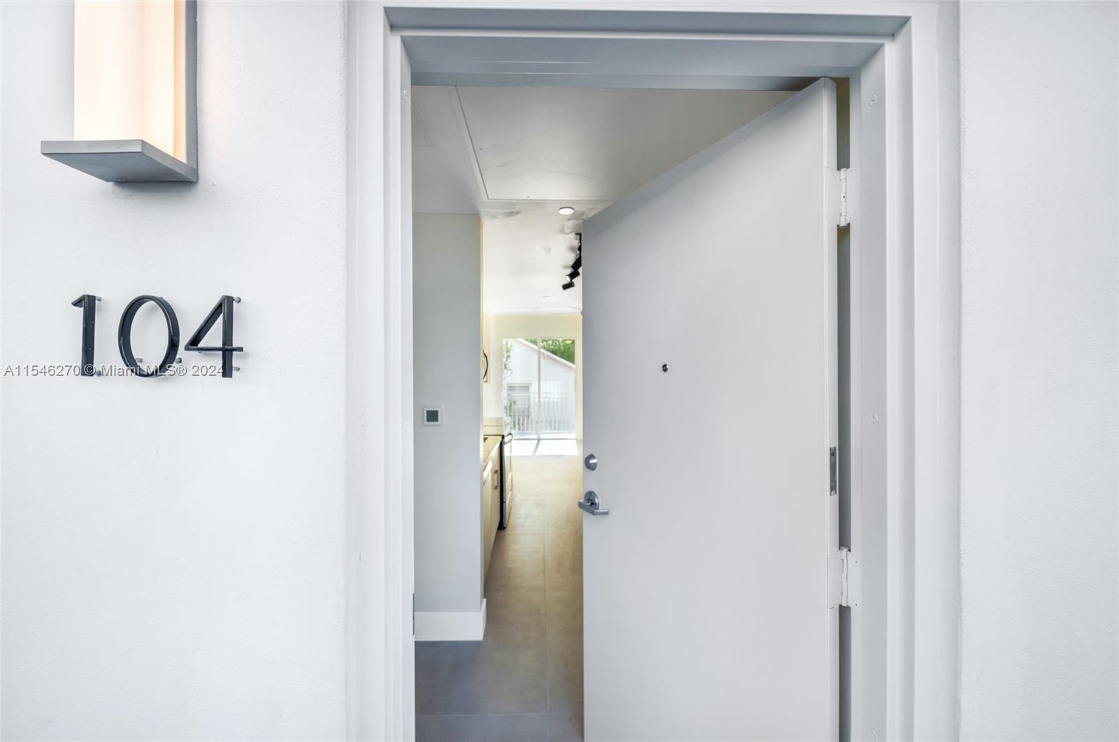 1536 NW 15th Ave 104, Miami, Florida 33125, ,1 BathroomBathrooms,Residentiallease,For Rent,1536 NW 15th Ave 104,A11546270