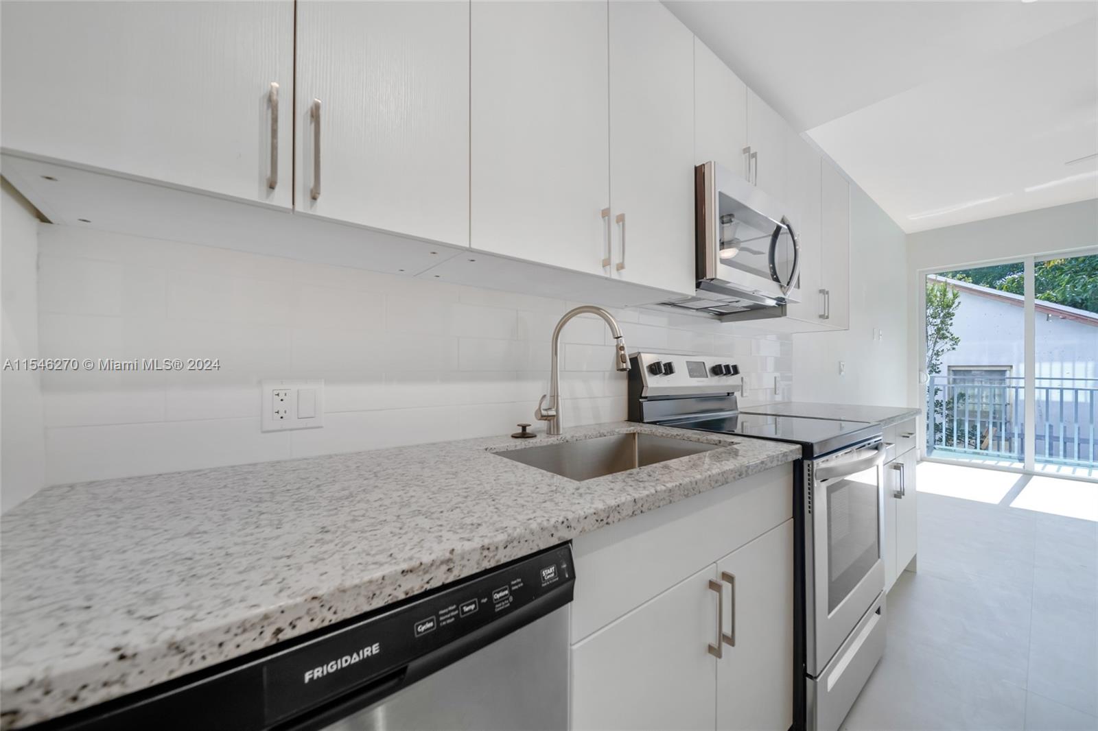 1536 NW 15th Ave 104, Miami, Florida 33125, ,1 BathroomBathrooms,Residentiallease,For Rent,1536 NW 15th Ave 104,A11546270