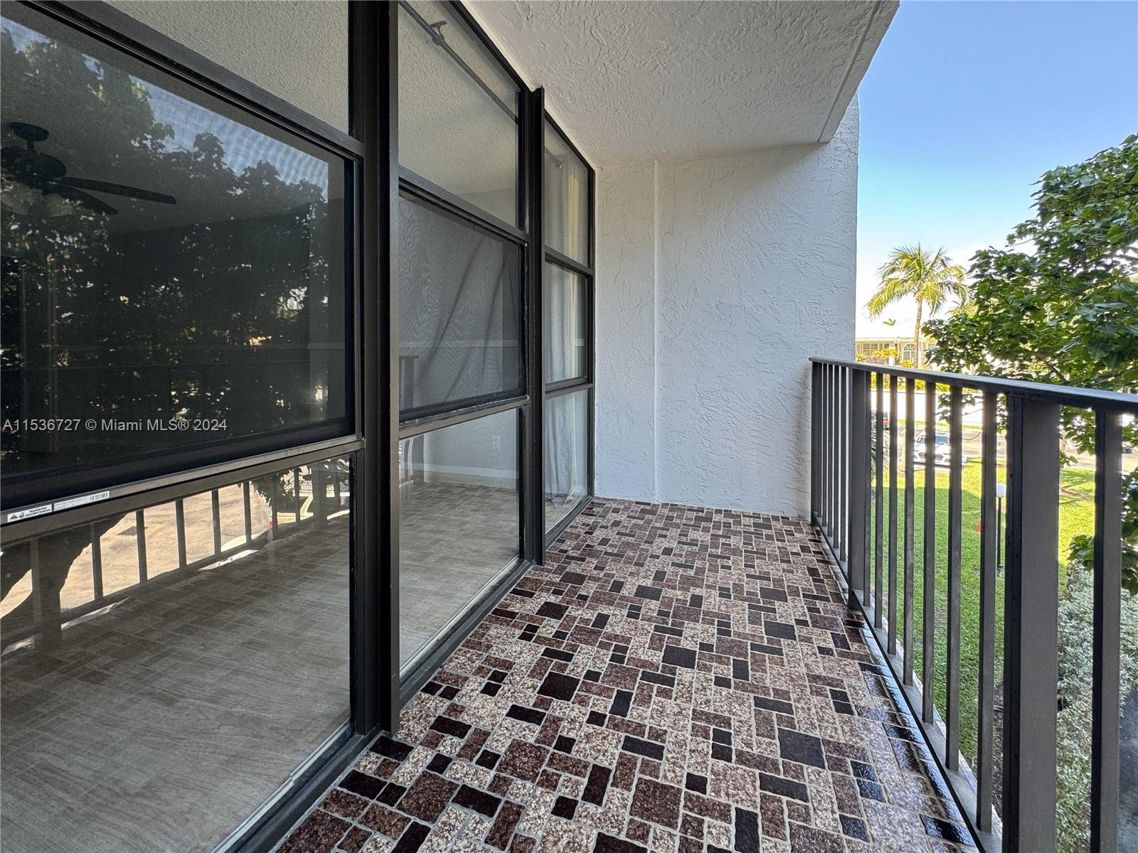 1000 Parkview Dr 306, Hallandale Beach, Florida 33009, 1 Bedroom Bedrooms, ,1 BathroomBathrooms,Residential,For Sale,1000 Parkview Dr 306,A11536727