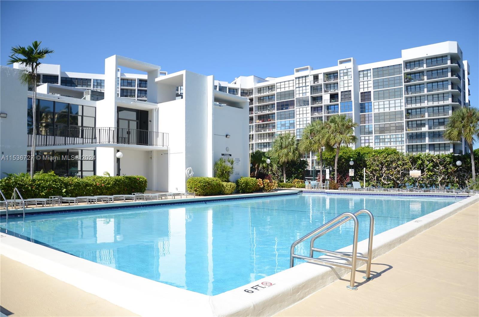 1000 Parkview Dr 306, Hallandale Beach, Florida 33009, 1 Bedroom Bedrooms, ,1 BathroomBathrooms,Residential,For Sale,1000 Parkview Dr 306,A11536727