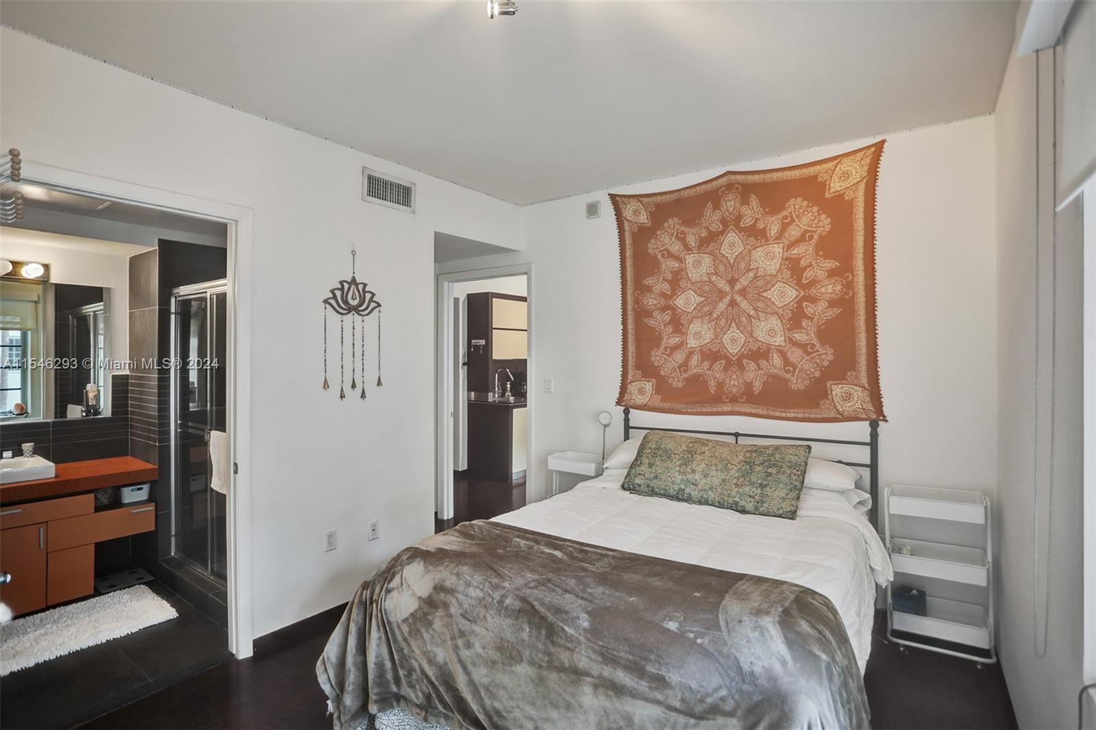 435 21st St 210, Miami Beach, Florida 33139, 1 Bedroom Bedrooms, ,1 BathroomBathrooms,Residential,For Sale,435 21st St 210,A11546293