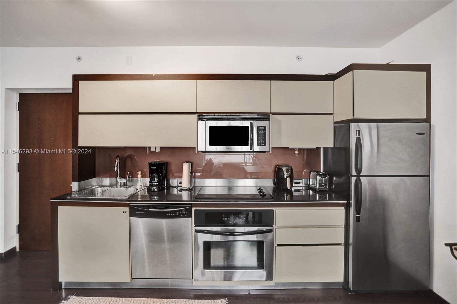 435 21st St 210, Miami Beach, Florida 33139, 1 Bedroom Bedrooms, ,1 BathroomBathrooms,Residential,For Sale,435 21st St 210,A11546293