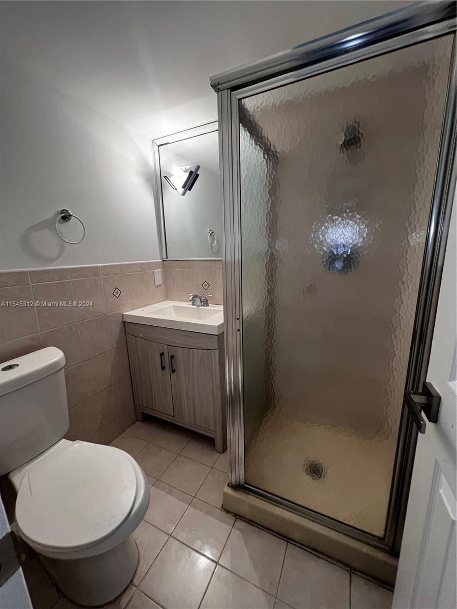 16094 SW 77th Ter -, Miami, Florida 33193, 4 Bedrooms Bedrooms, ,3 BathroomsBathrooms,Residentiallease,For Rent,16094 SW 77th Ter -,A11545312