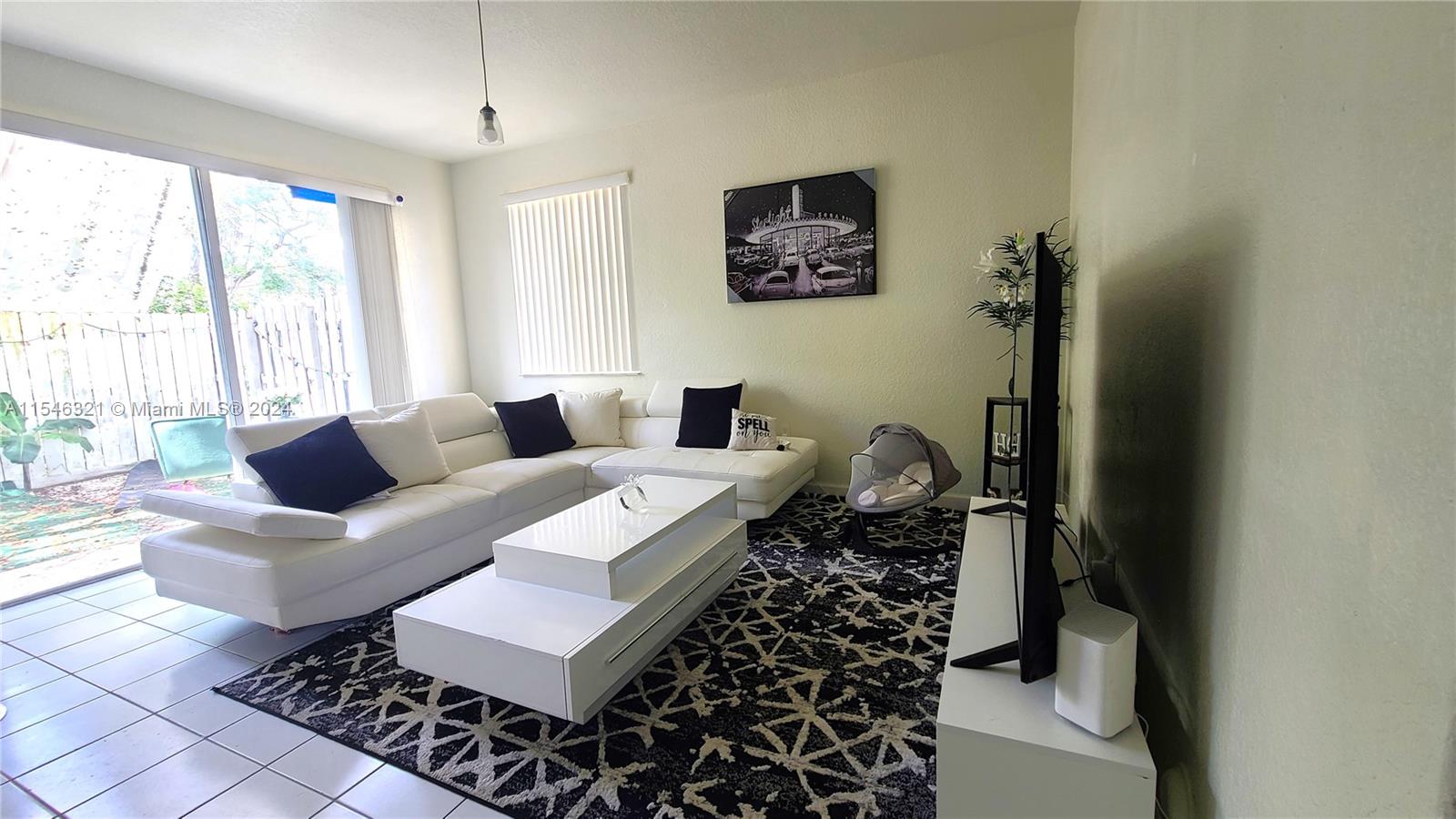 7010 NW 177th St C100, Hialeah, Florida 33015, 3 Bedrooms Bedrooms, ,3 BathroomsBathrooms,Residentiallease,For Rent,7010 NW 177th St C100,A11546321