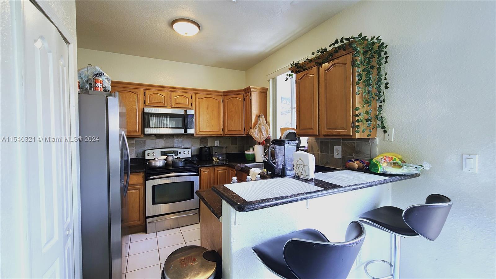 7010 NW 177th St C100, Hialeah, Florida 33015, 3 Bedrooms Bedrooms, ,3 BathroomsBathrooms,Residentiallease,For Rent,7010 NW 177th St C100,A11546321