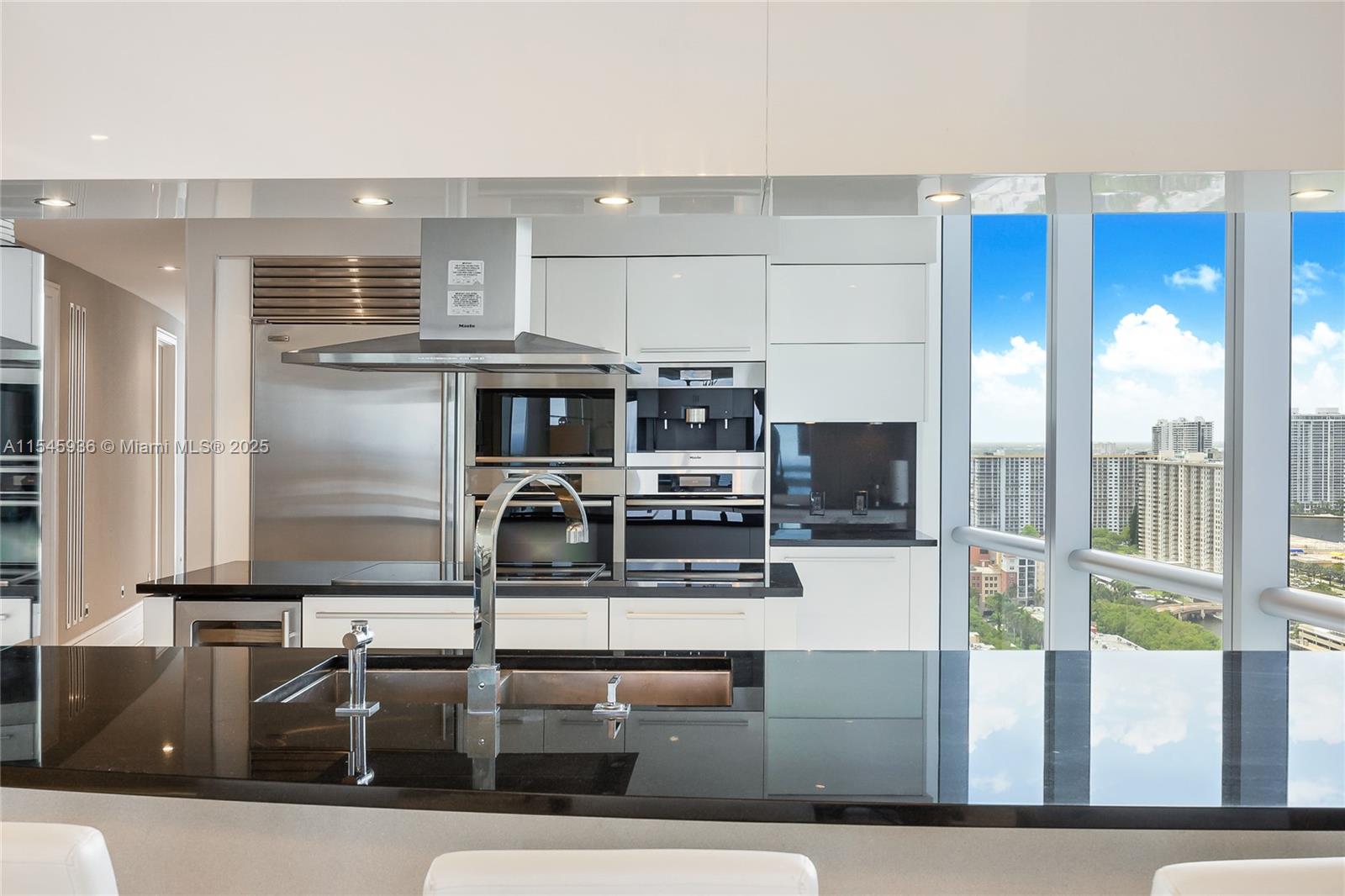 17121 Collins Ave, Sunny Isles Beach, FL, 33160 United States, 3 Bedrooms Bedrooms, ,3 BathroomsBathrooms,Residential,For Sale,Collins Ave,A11545936