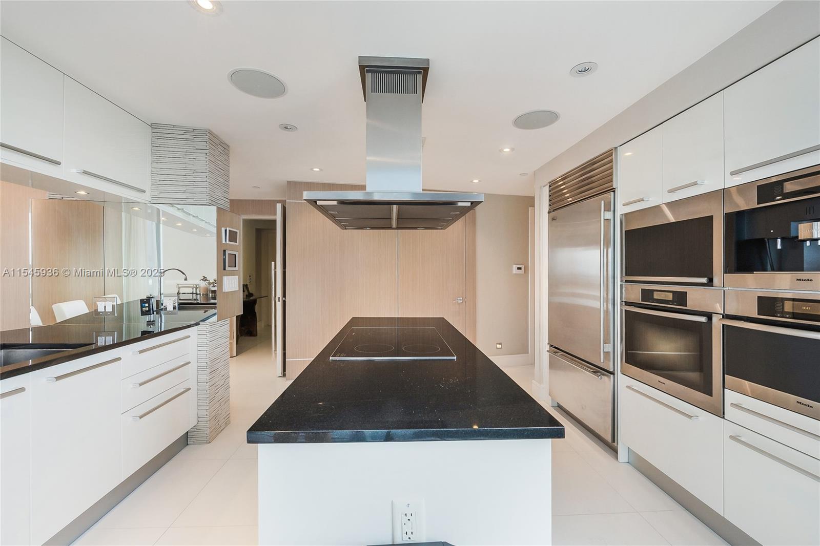 17121 Collins Ave, Sunny Isles Beach, FL, 33160 United States, 3 Bedrooms Bedrooms, ,3 BathroomsBathrooms,Residential,For Sale,Collins Ave,A11545936