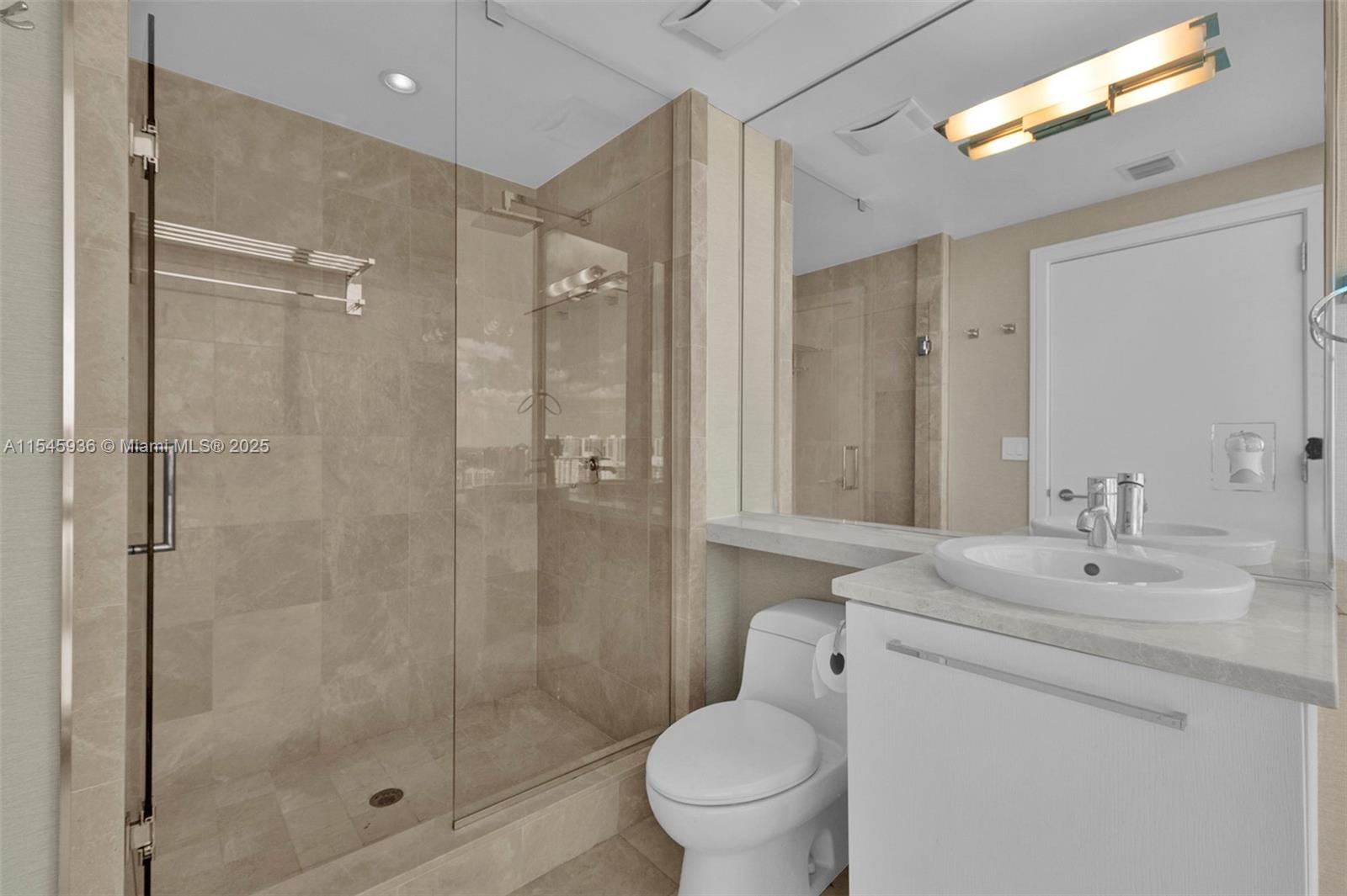17121 Collins Ave, Sunny Isles Beach, FL, 33160 United States, 3 Bedrooms Bedrooms, ,3 BathroomsBathrooms,Residential,For Sale,Collins Ave,A11545936