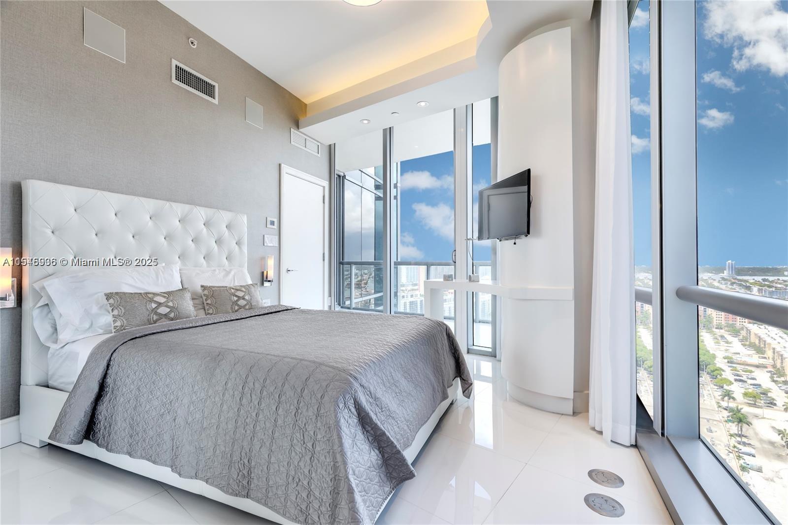 17121 Collins Ave, Sunny Isles Beach, FL, 33160 United States, 3 Bedrooms Bedrooms, ,3 BathroomsBathrooms,Residential,For Sale,Collins Ave,A11545936