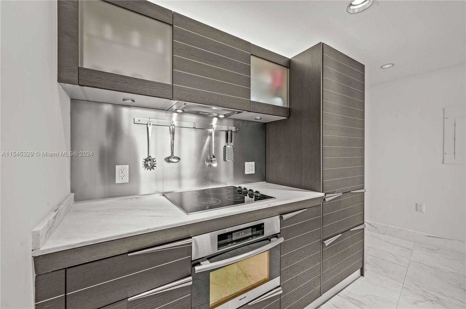 200 Biscayne Boulevard Way 3805, Miami, Florida 33131, 1 Bedroom Bedrooms, ,1 BathroomBathrooms,Residential,For Sale,200 Biscayne Boulevard Way 3805,A11545329