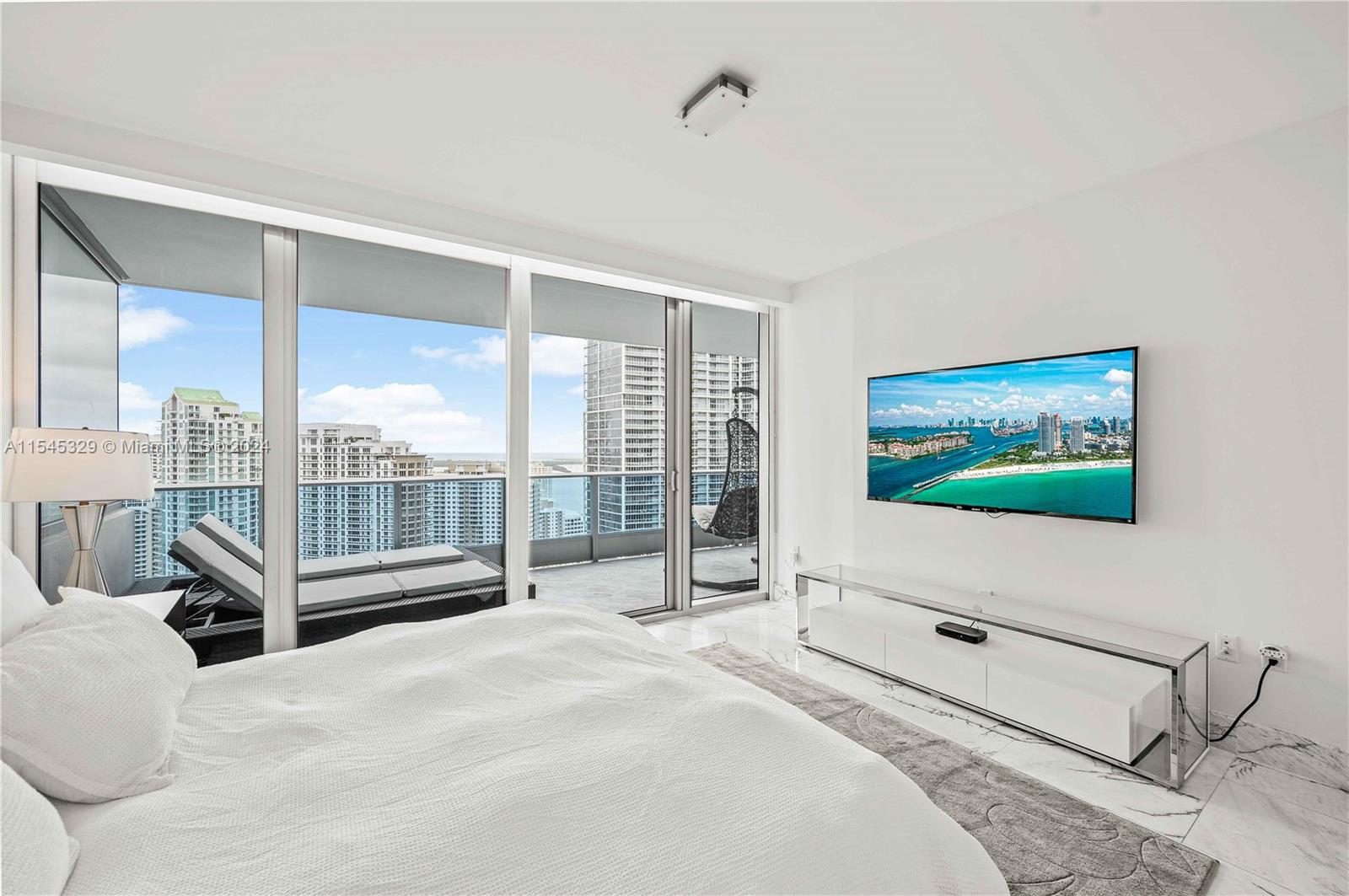 200 Biscayne Boulevard Way 3805, Miami, Florida 33131, 1 Bedroom Bedrooms, ,1 BathroomBathrooms,Residential,For Sale,200 Biscayne Boulevard Way 3805,A11545329