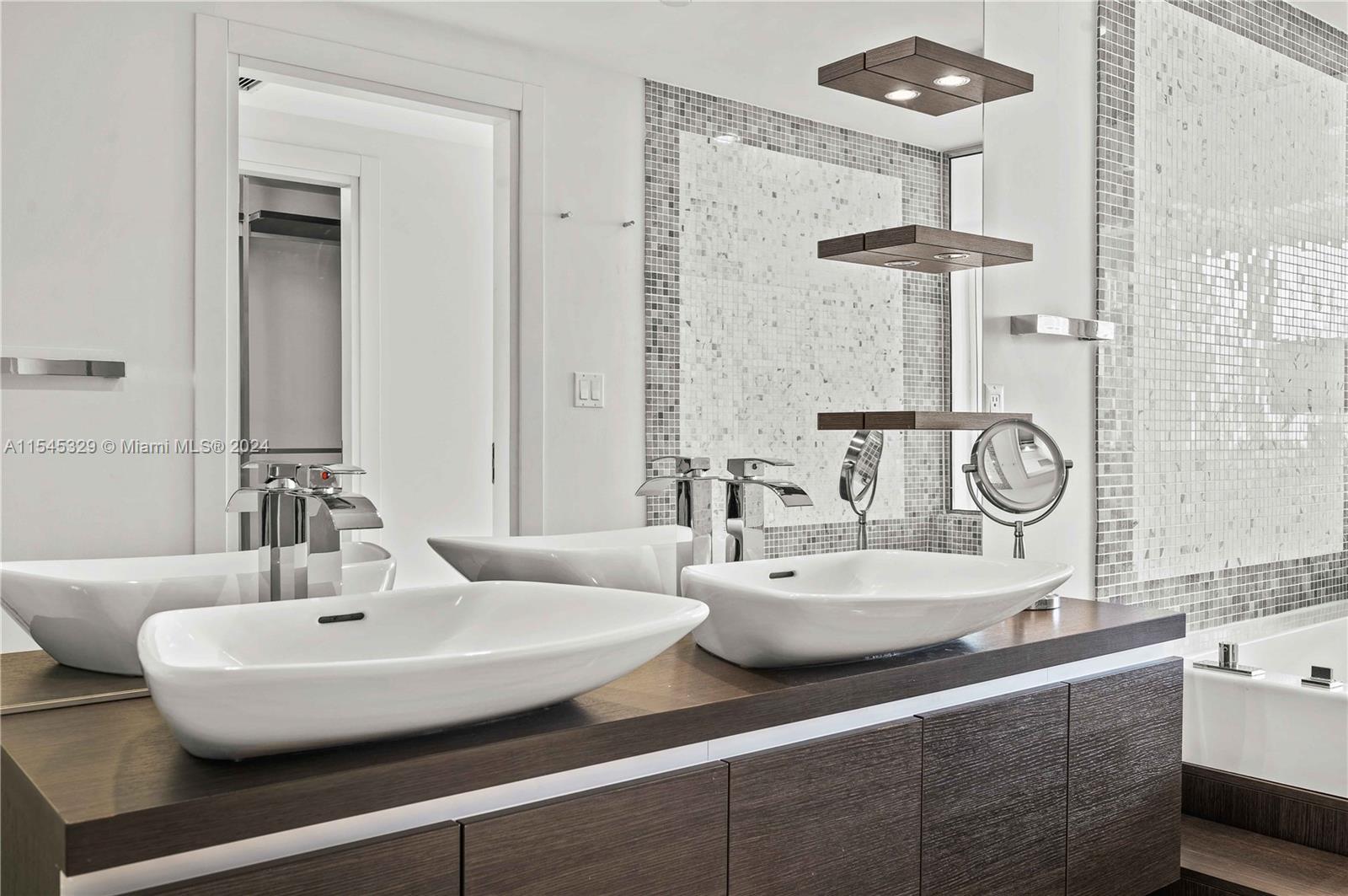 200 Biscayne Boulevard Way 3805, Miami, Florida 33131, 1 Bedroom Bedrooms, ,1 BathroomBathrooms,Residential,For Sale,200 Biscayne Boulevard Way 3805,A11545329