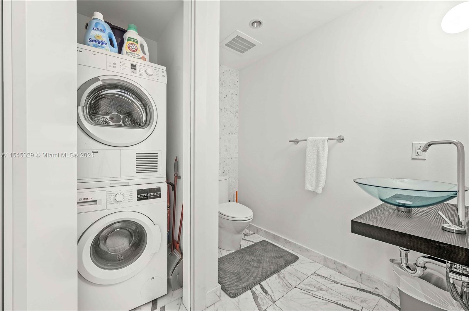 200 Biscayne Boulevard Way 3805, Miami, Florida 33131, 1 Bedroom Bedrooms, ,1 BathroomBathrooms,Residential,For Sale,200 Biscayne Boulevard Way 3805,A11545329