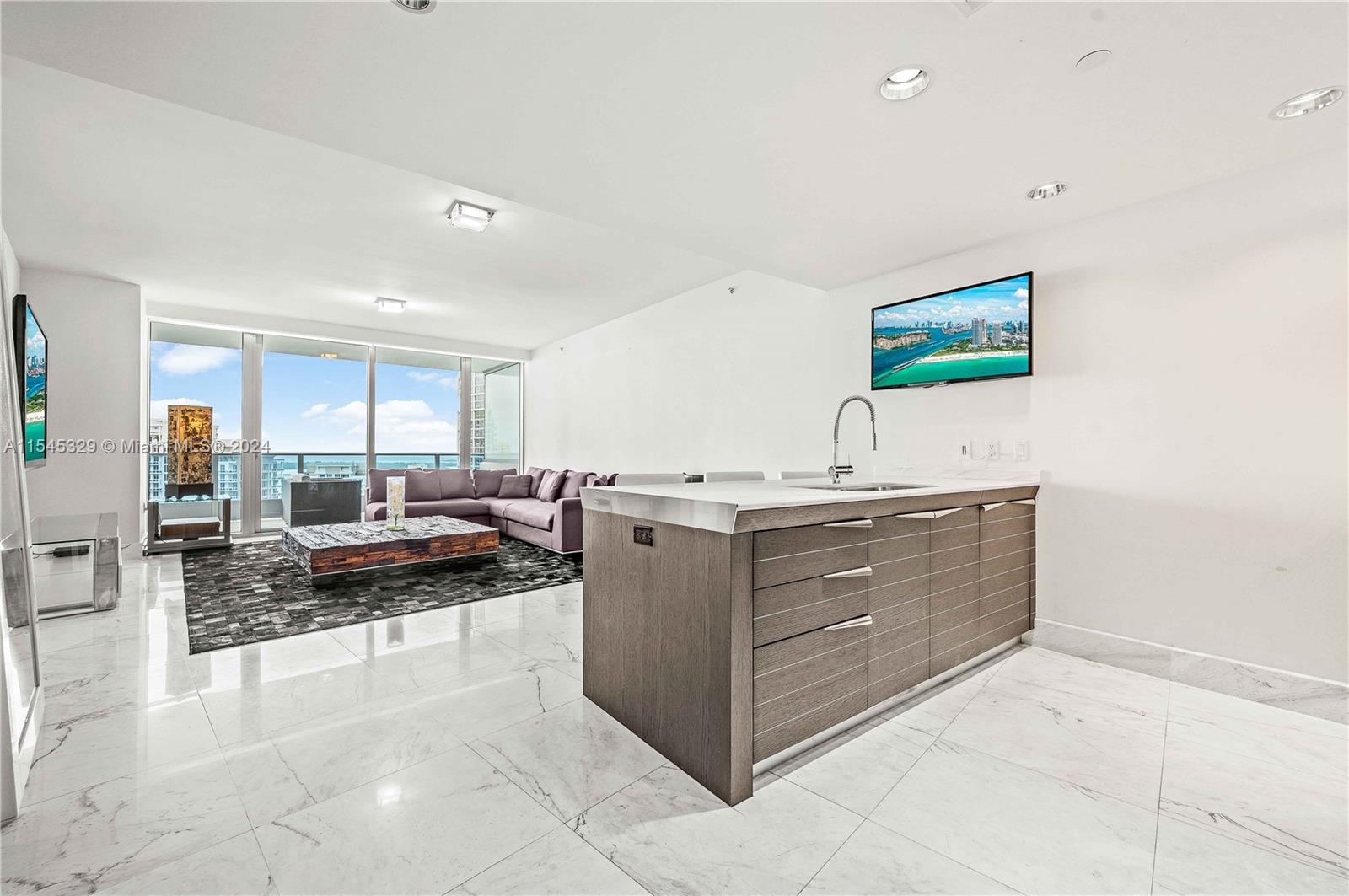 200 Biscayne Boulevard Way 3805, Miami, Florida 33131, 1 Bedroom Bedrooms, ,1 BathroomBathrooms,Residential,For Sale,200 Biscayne Boulevard Way 3805,A11545329