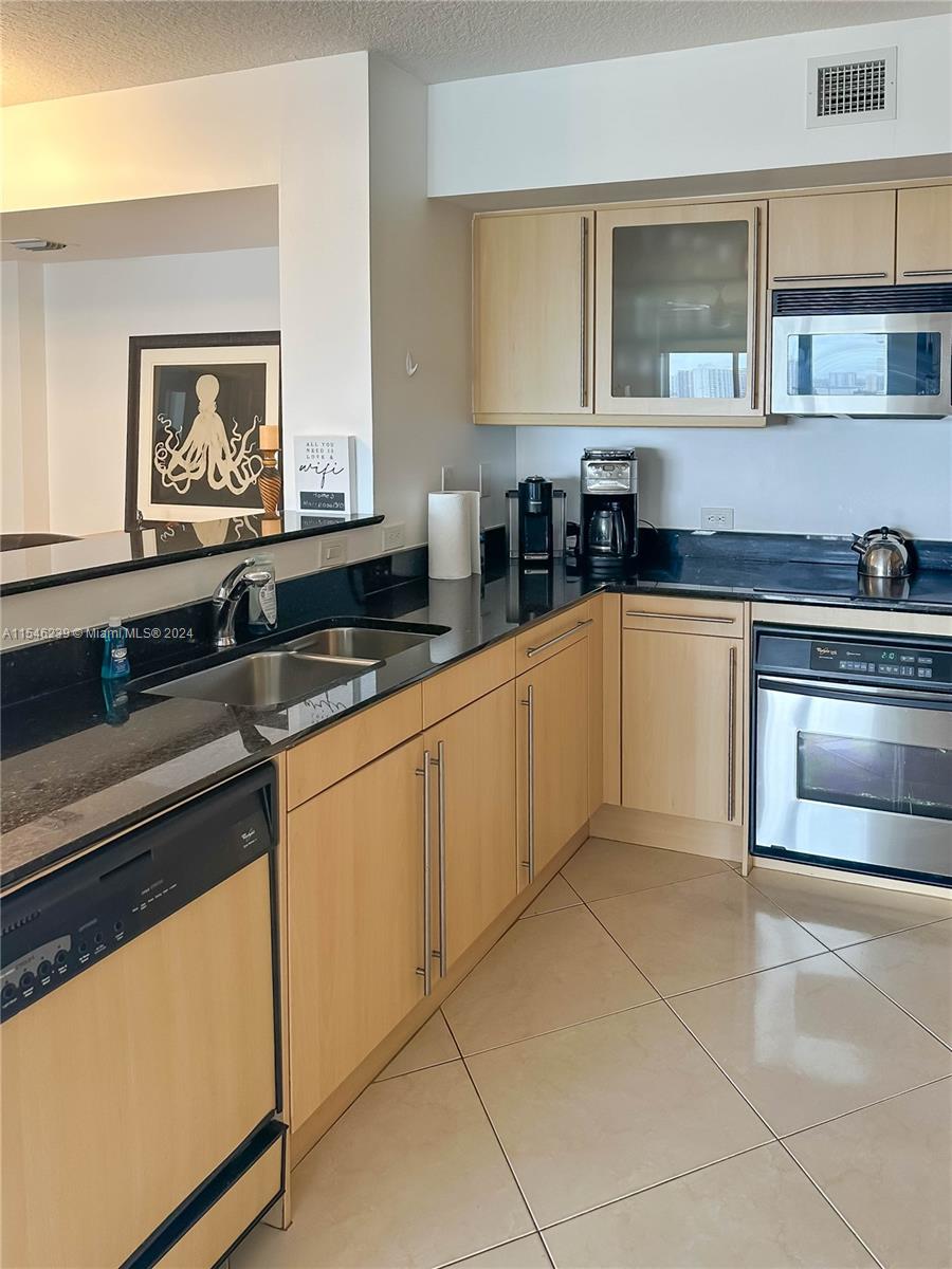 2080 S Ocean Dr 1703, Hallandale Beach, Florida 33009, 2 Bedrooms Bedrooms, ,2 BathroomsBathrooms,Residentiallease,For Rent,2080 S Ocean Dr 1703,A11546239