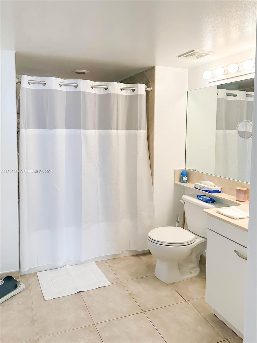 2080 S Ocean Dr 1703, Hallandale Beach, Florida 33009, 2 Bedrooms Bedrooms, ,2 BathroomsBathrooms,Residentiallease,For Rent,2080 S Ocean Dr 1703,A11546239