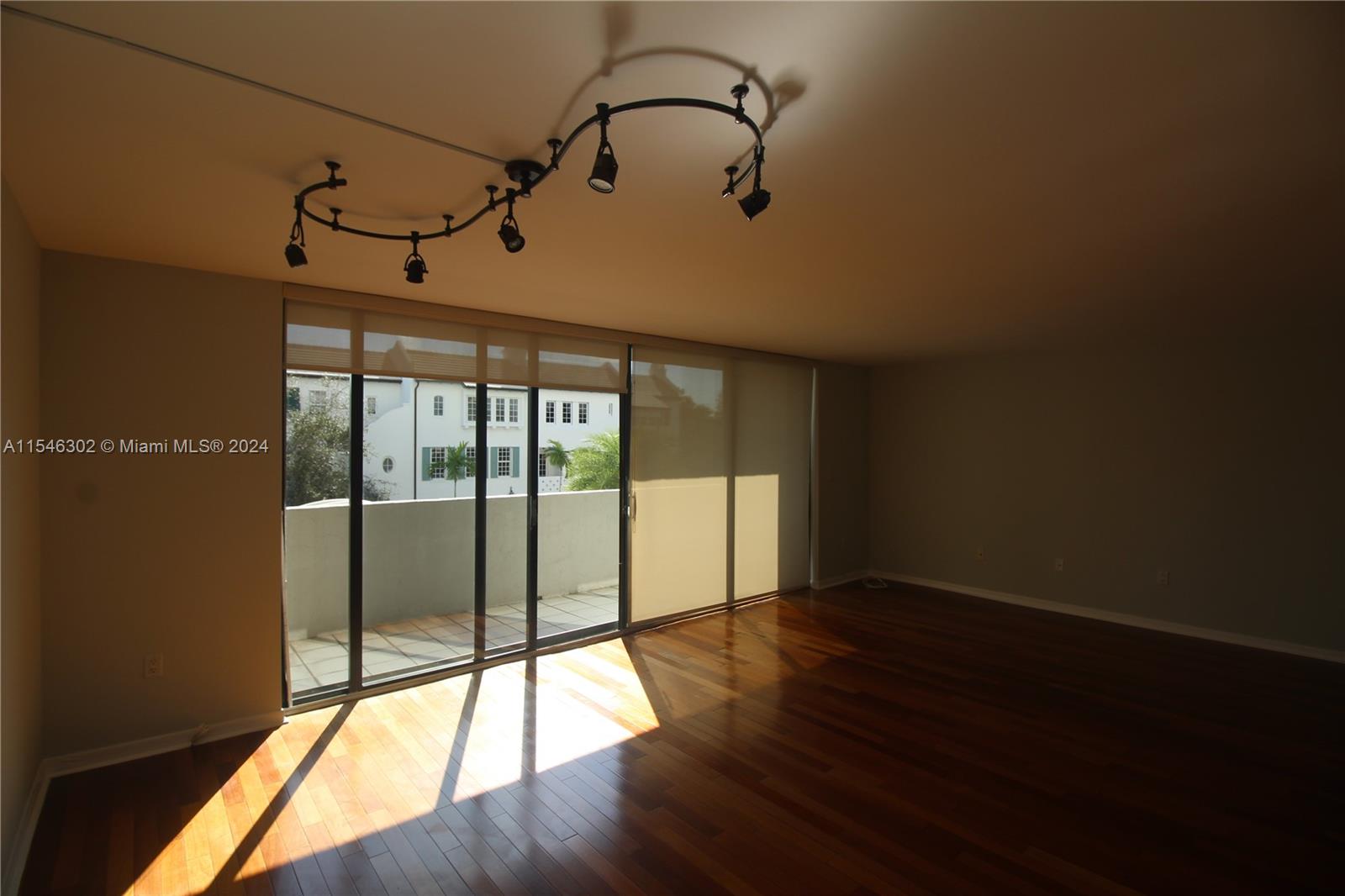 441 Valencia Ave 202, Coral Gables, Florida 33134, 1 Bedroom Bedrooms, ,1 BathroomBathrooms,Residentiallease,For Rent,441 Valencia Ave 202,A11546302