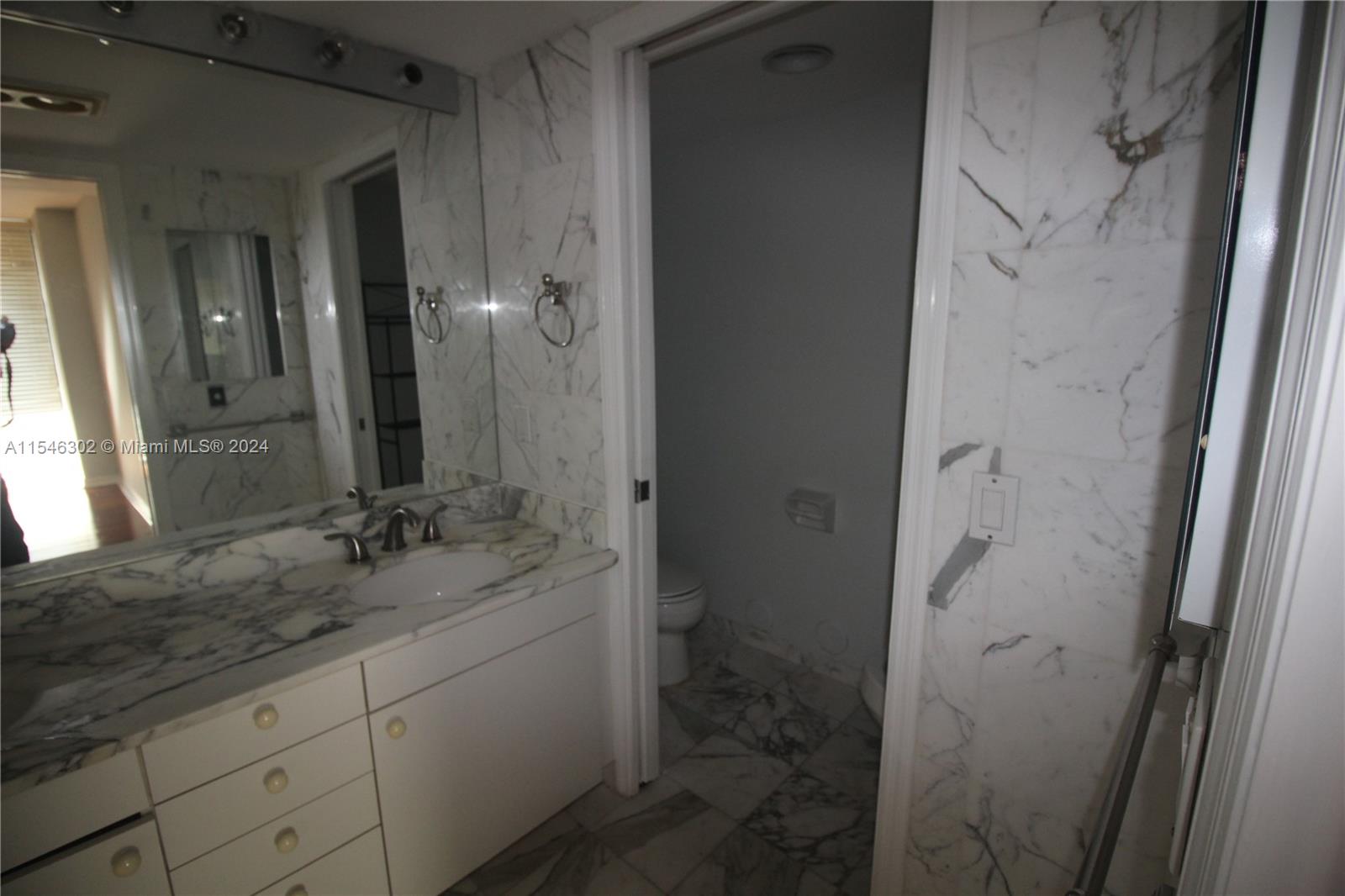 441 Valencia Ave 202, Coral Gables, Florida 33134, 1 Bedroom Bedrooms, ,1 BathroomBathrooms,Residentiallease,For Rent,441 Valencia Ave 202,A11546302