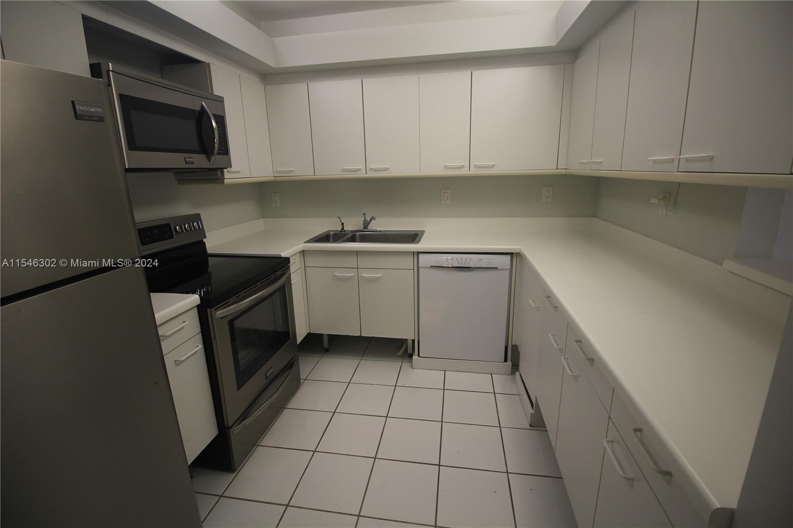 441 Valencia Ave 202, Coral Gables, Florida 33134, 1 Bedroom Bedrooms, ,1 BathroomBathrooms,Residentiallease,For Rent,441 Valencia Ave 202,A11546302