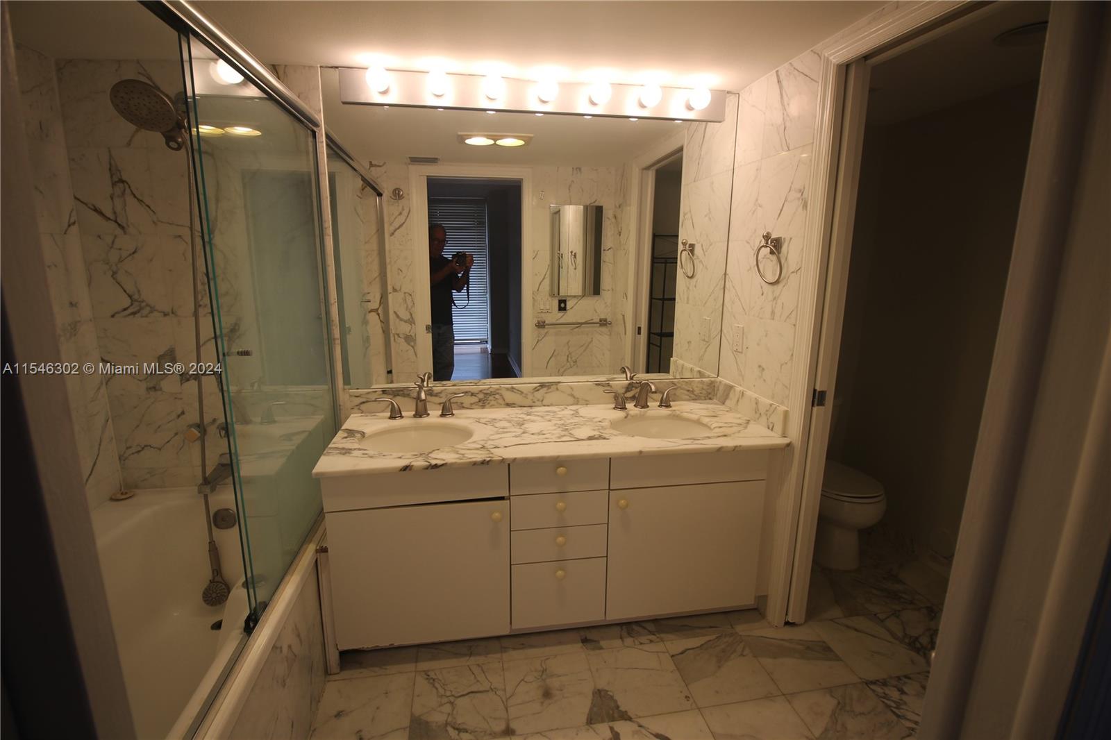 441 Valencia Ave 202, Coral Gables, Florida 33134, 1 Bedroom Bedrooms, ,1 BathroomBathrooms,Residentiallease,For Rent,441 Valencia Ave 202,A11546302