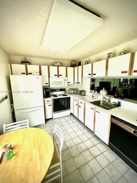 3552 Magellan Cir, Aventura, FL, 33180 United States, 2 Bedrooms Bedrooms, ,2 BathroomsBathrooms,Residential,For Sale,Magellan Cir,A11545110