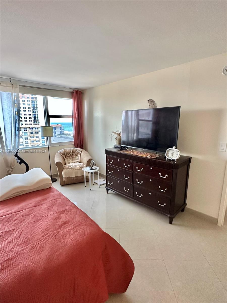 3180 S Ocean Dr 906, Hallandale Beach, Florida 33009, 2 Bedrooms Bedrooms, ,2 BathroomsBathrooms,Residentiallease,For Rent,3180 S Ocean Dr 906,A11546355