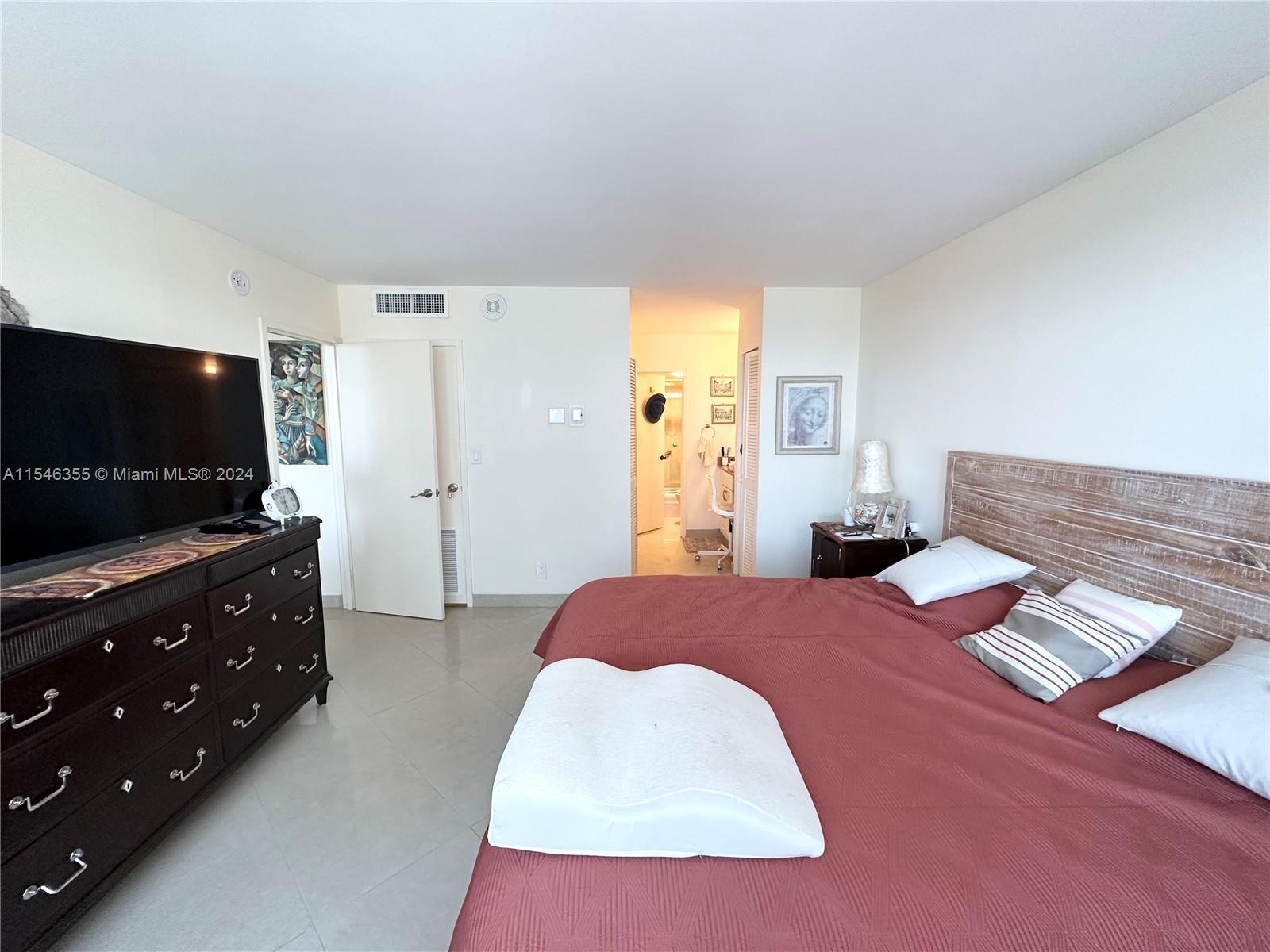 3180 S Ocean Dr 906, Hallandale Beach, Florida 33009, 2 Bedrooms Bedrooms, ,2 BathroomsBathrooms,Residentiallease,For Rent,3180 S Ocean Dr 906,A11546355