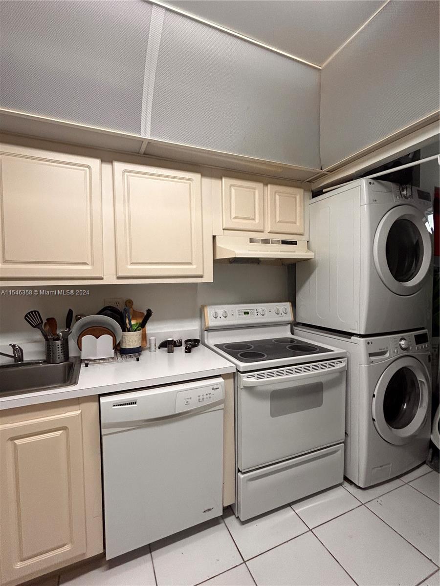 7925 Fairview Dr 208, Tamarac, Florida 33321, 1 Bedroom Bedrooms, ,1 BathroomBathrooms,Residential,For Sale,7925 Fairview Dr 208,A11546358