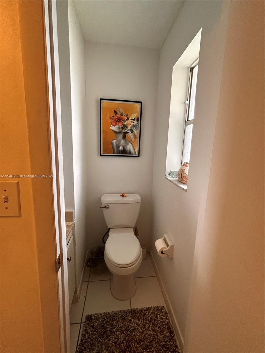 7925 Fairview Dr 208, Tamarac, Florida 33321, 1 Bedroom Bedrooms, ,1 BathroomBathrooms,Residential,For Sale,7925 Fairview Dr 208,A11546358