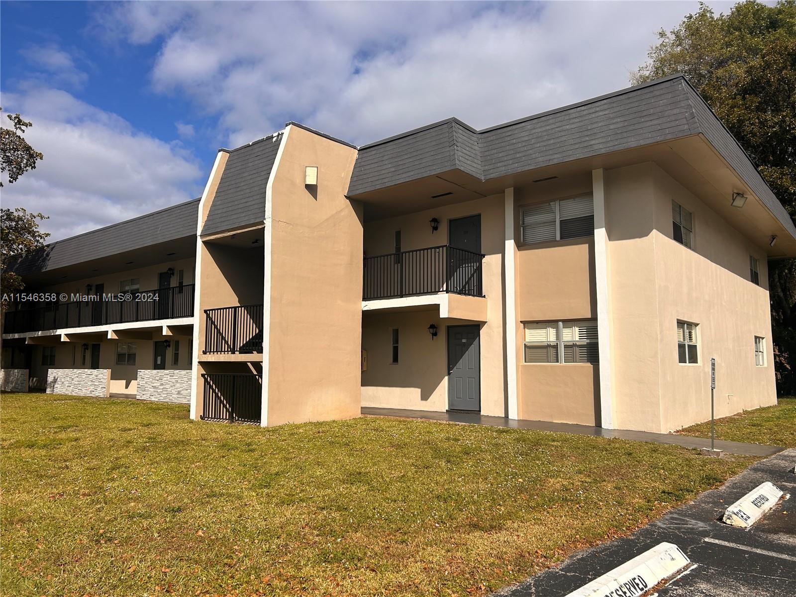 7925 Fairview Dr 208, Tamarac, Florida 33321, 1 Bedroom Bedrooms, ,1 BathroomBathrooms,Residential,For Sale,7925 Fairview Dr 208,A11546358