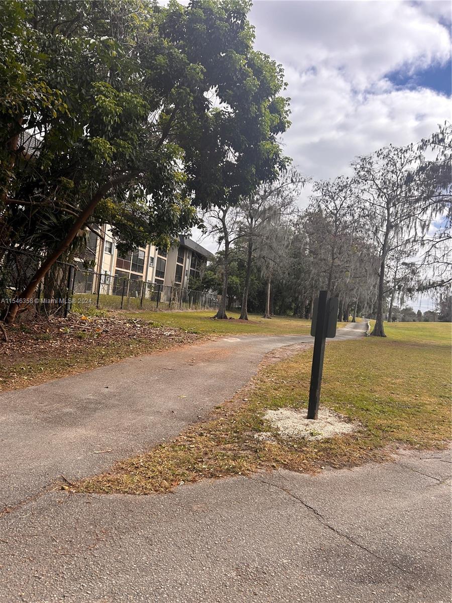 7925 Fairview Dr 208, Tamarac, Florida 33321, 1 Bedroom Bedrooms, ,1 BathroomBathrooms,Residential,For Sale,7925 Fairview Dr 208,A11546358