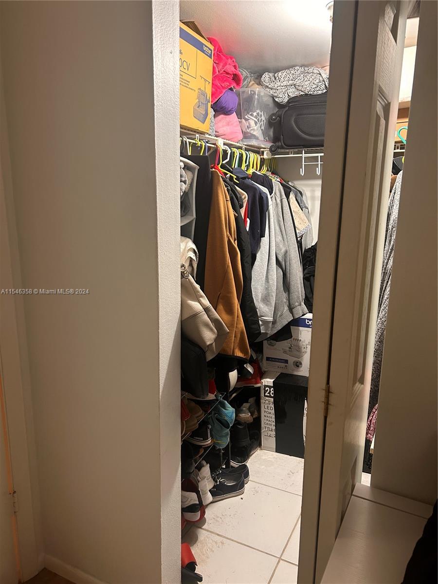 7925 Fairview Dr 208, Tamarac, Florida 33321, 1 Bedroom Bedrooms, ,1 BathroomBathrooms,Residential,For Sale,7925 Fairview Dr 208,A11546358