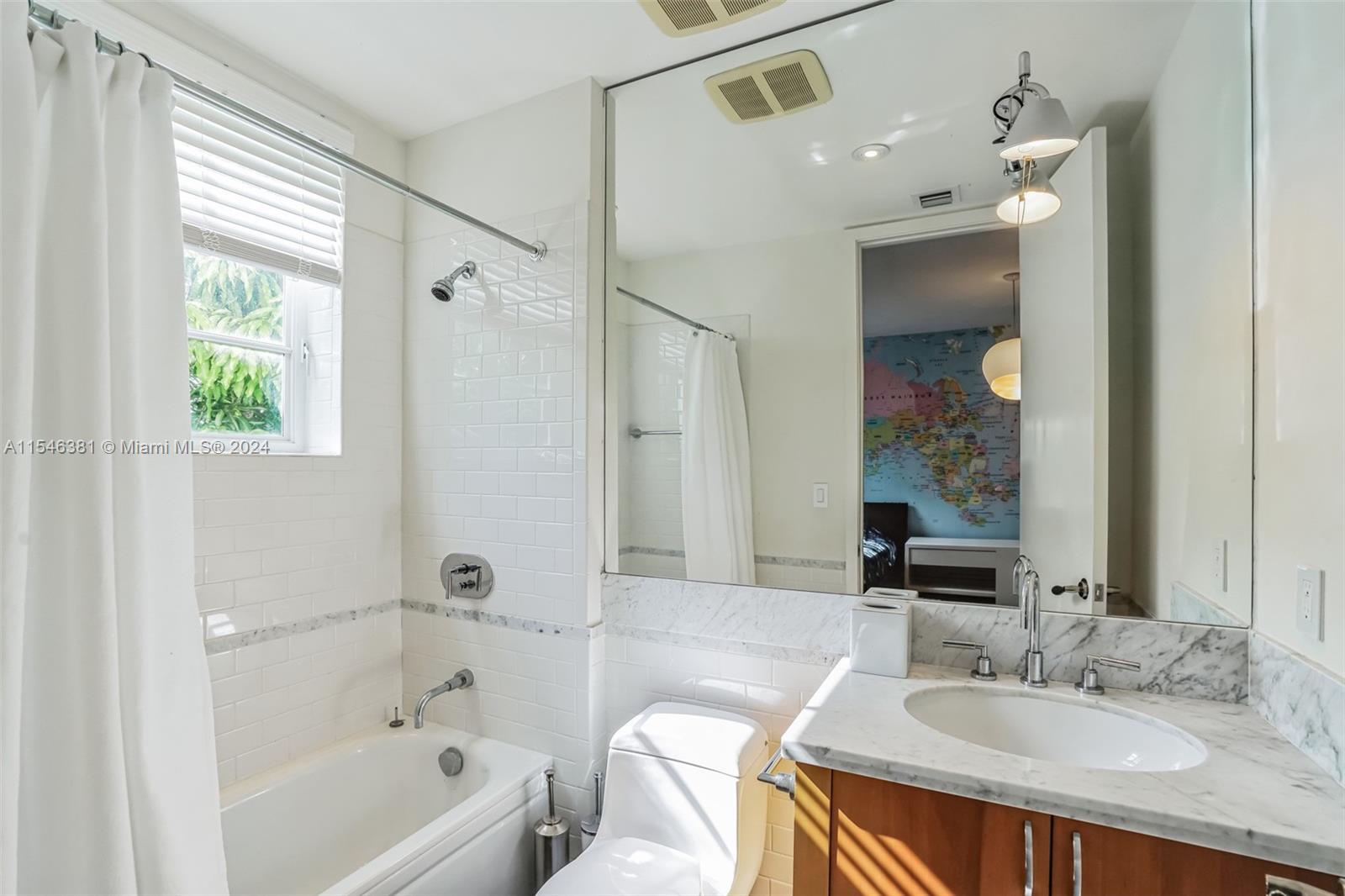 215 Water Way, Miami Beach, FL, 33141 United States, 5 Bedrooms Bedrooms, ,5 BathroomsBathrooms,Residential,For Sale,Water Way,A11546381