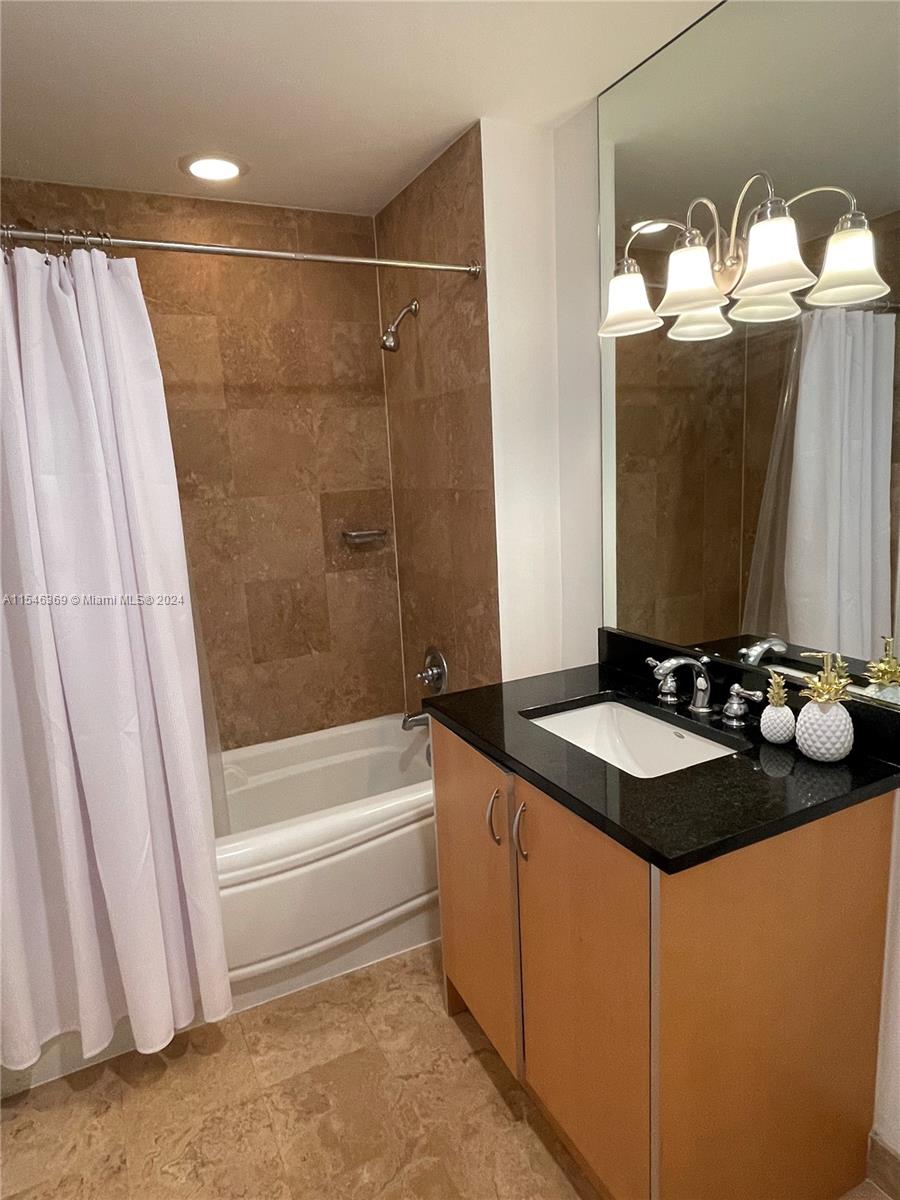 300 S Biscayne Blvd T-2207, Miami, Florida 33131, 1 Bedroom Bedrooms, ,1 BathroomBathrooms,Residentiallease,For Rent,300 S Biscayne Blvd T-2207,A11546369