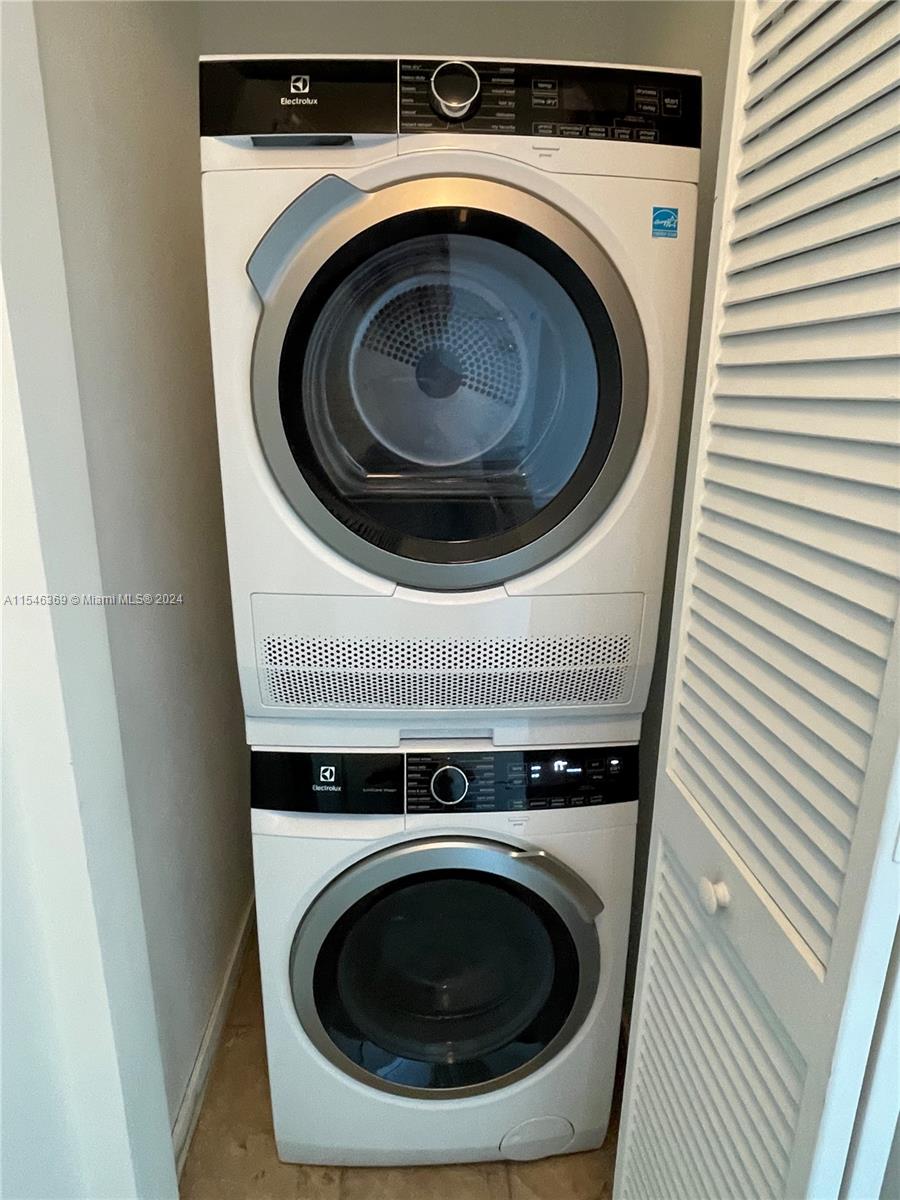 300 S Biscayne Blvd T-2207, Miami, Florida 33131, 1 Bedroom Bedrooms, ,1 BathroomBathrooms,Residentiallease,For Rent,300 S Biscayne Blvd T-2207,A11546369