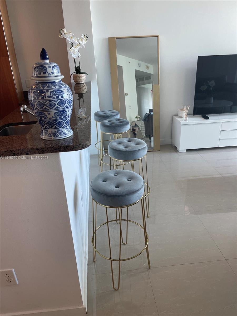 300 S Biscayne Blvd T-2207, Miami, Florida 33131, 1 Bedroom Bedrooms, ,1 BathroomBathrooms,Residentiallease,For Rent,300 S Biscayne Blvd T-2207,A11546369