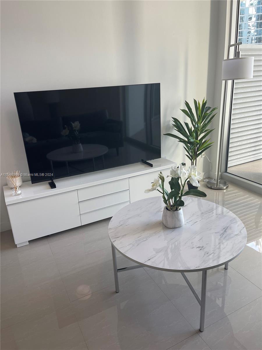 300 S Biscayne Blvd T-2207, Miami, Florida 33131, 1 Bedroom Bedrooms, ,1 BathroomBathrooms,Residentiallease,For Rent,300 S Biscayne Blvd T-2207,A11546369