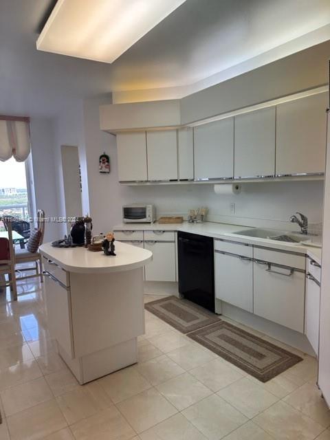 Aventura, Florida 33180, 2 Bedrooms Bedrooms, ,2 BathroomsBathrooms,Residential,For Sale,A11546408