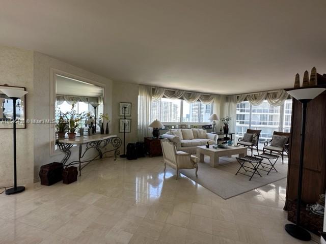 Aventura, Florida 33180, 2 Bedrooms Bedrooms, ,2 BathroomsBathrooms,Residential,For Sale,A11546408