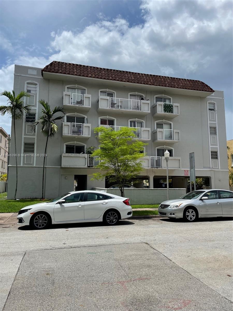 114 Mendoza Ave 32, Coral Gables, Florida 33134, 1 Bedroom Bedrooms, ,1 BathroomBathrooms,Residentiallease,For Rent,114 Mendoza Ave 32,A11546396