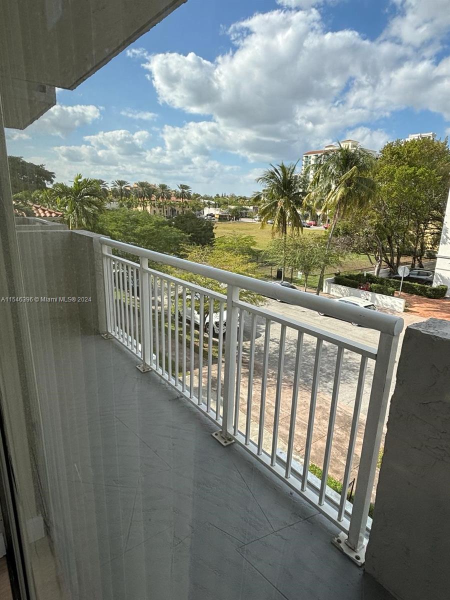 114 Mendoza Ave 32, Coral Gables, Florida 33134, 1 Bedroom Bedrooms, ,1 BathroomBathrooms,Residentiallease,For Rent,114 Mendoza Ave 32,A11546396