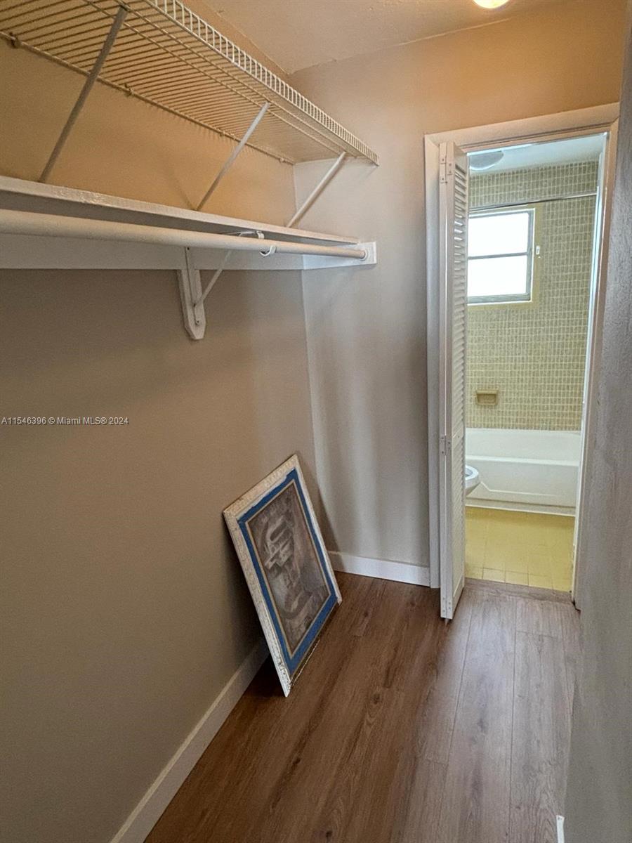 114 Mendoza Ave 32, Coral Gables, Florida 33134, 1 Bedroom Bedrooms, ,1 BathroomBathrooms,Residentiallease,For Rent,114 Mendoza Ave 32,A11546396